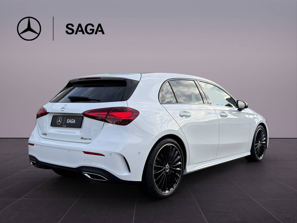 MERCEDES-BENZ A 220 AMG Line 4matic - 7