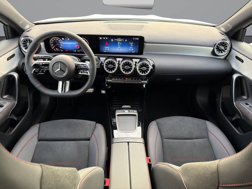 MERCEDES-BENZ A 220 AMG Line 4matic - 10