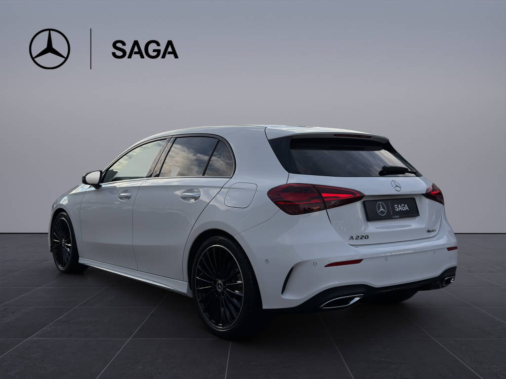 MERCEDES-BENZ A 220 AMG Line 4matic - 5