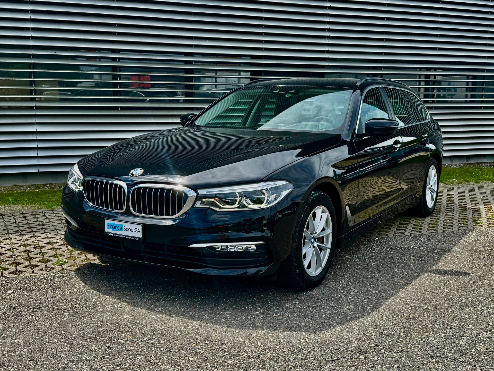 BMW 530d xDrive Touring Steptronic - 2