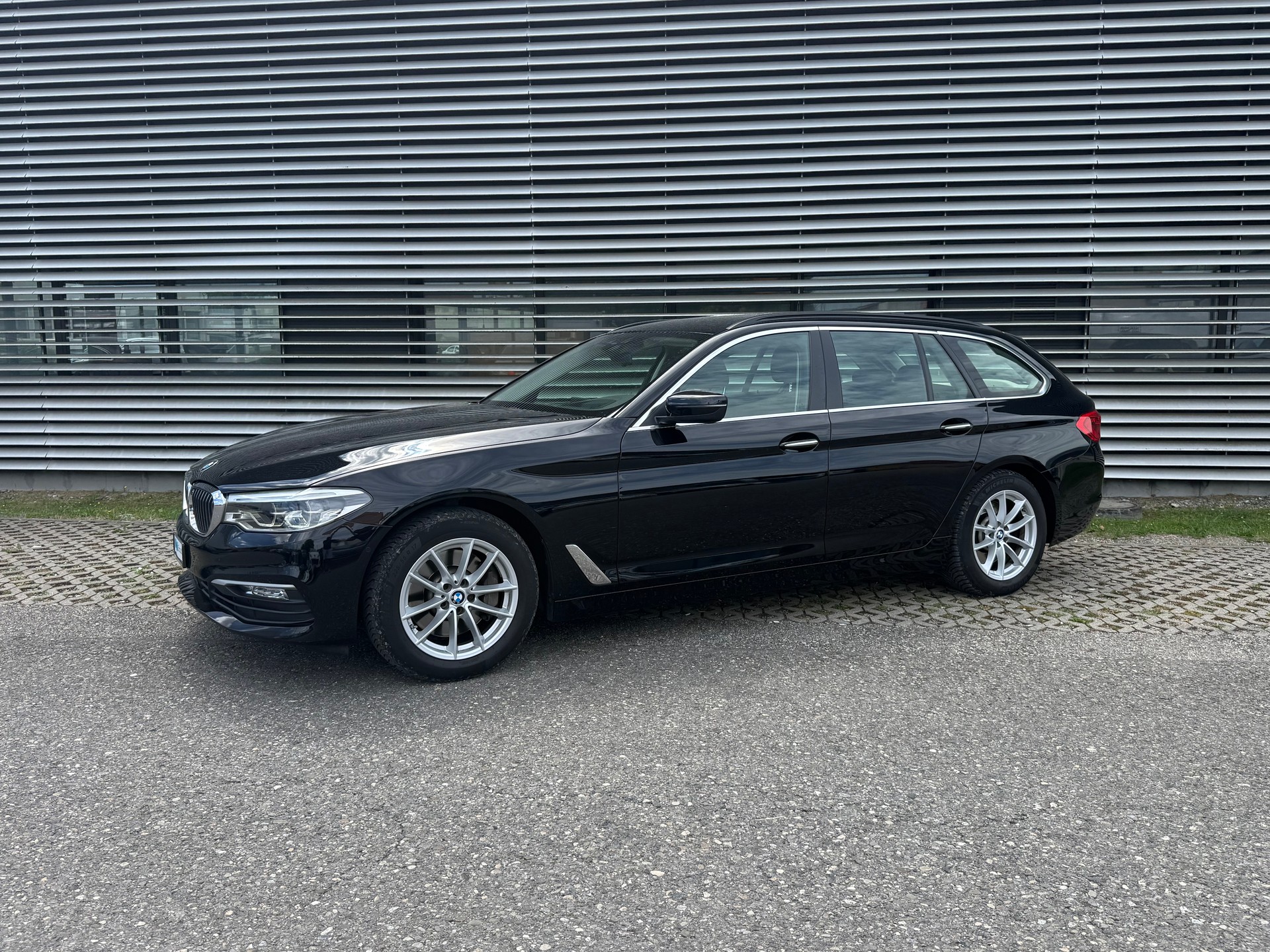 BMW 530d xDrive Touring Steptronic - 15