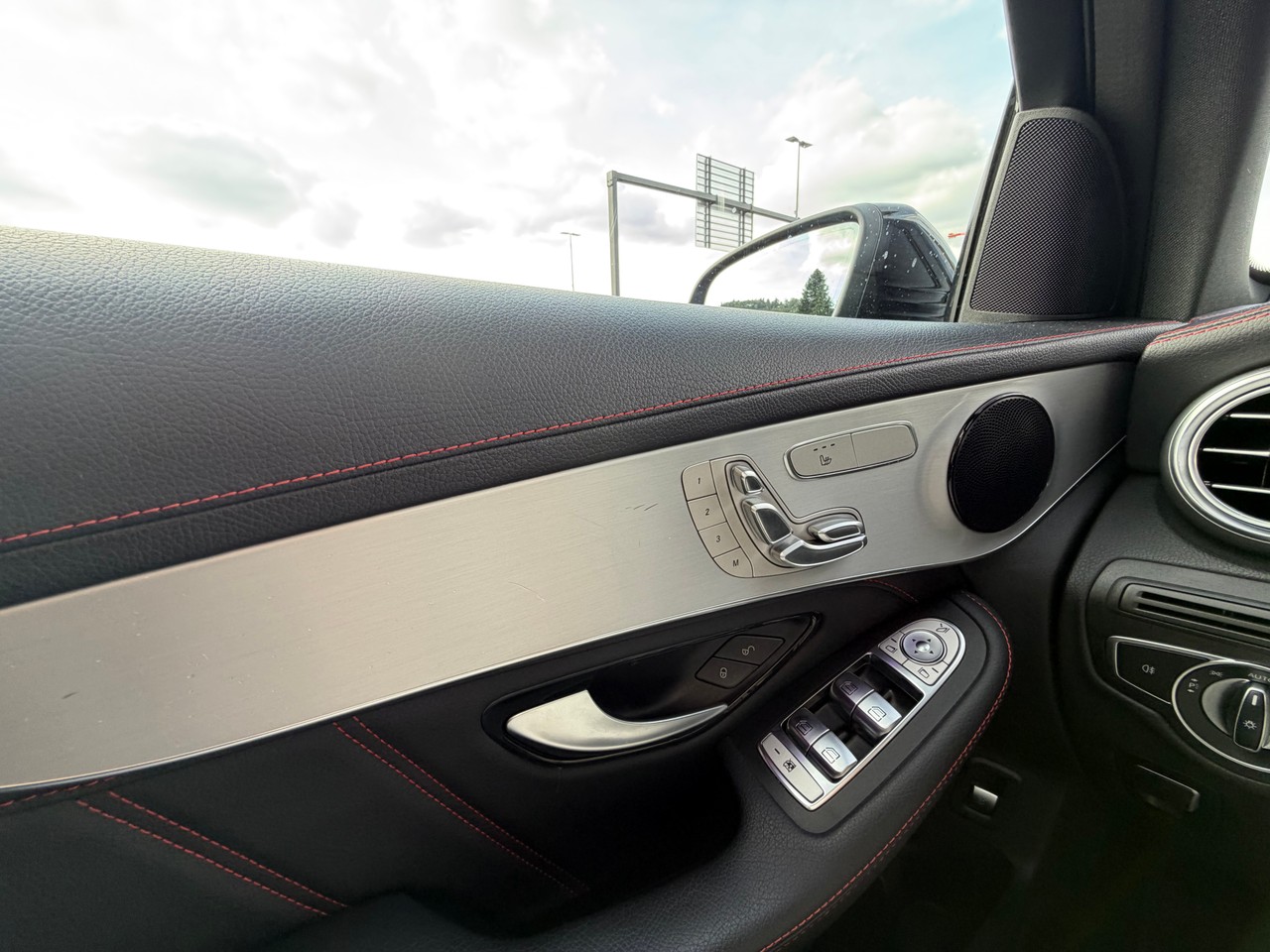 Mercedes-Benz GLC 43 AMG 4Matic 9G-Tronic, Bild 18