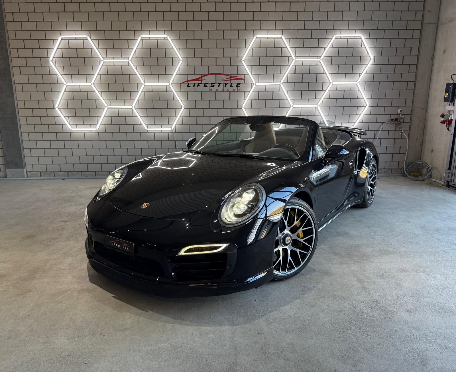 PORSCHE 911 Turbo S Cabrio PDK