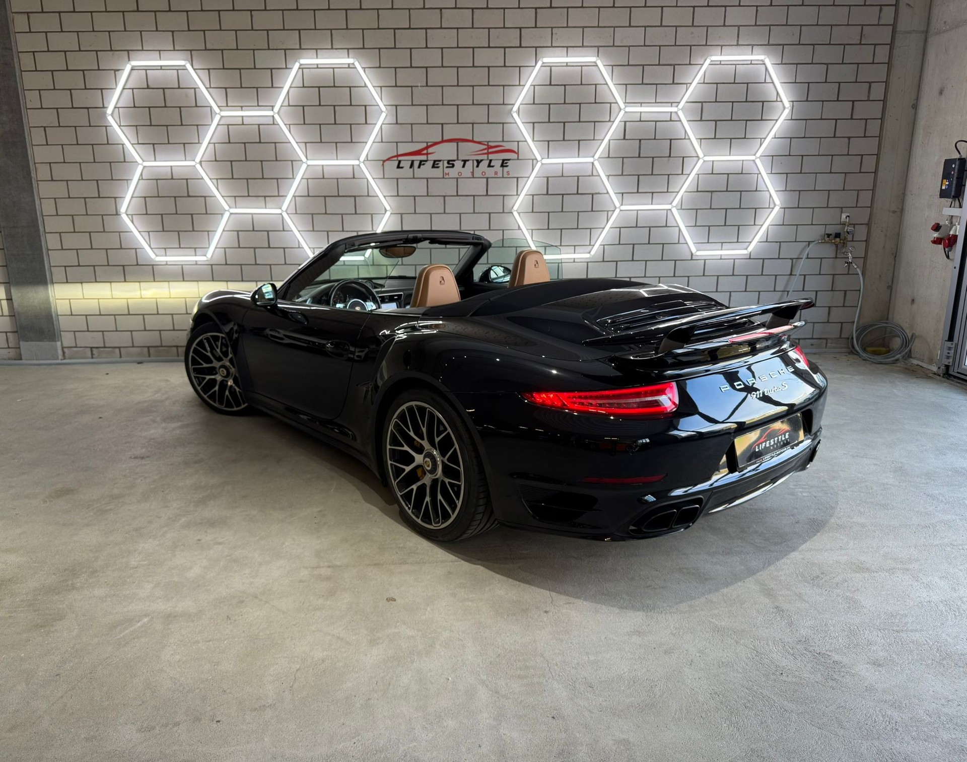 PORSCHE 911 Turbo S Cabrio PDK - 4