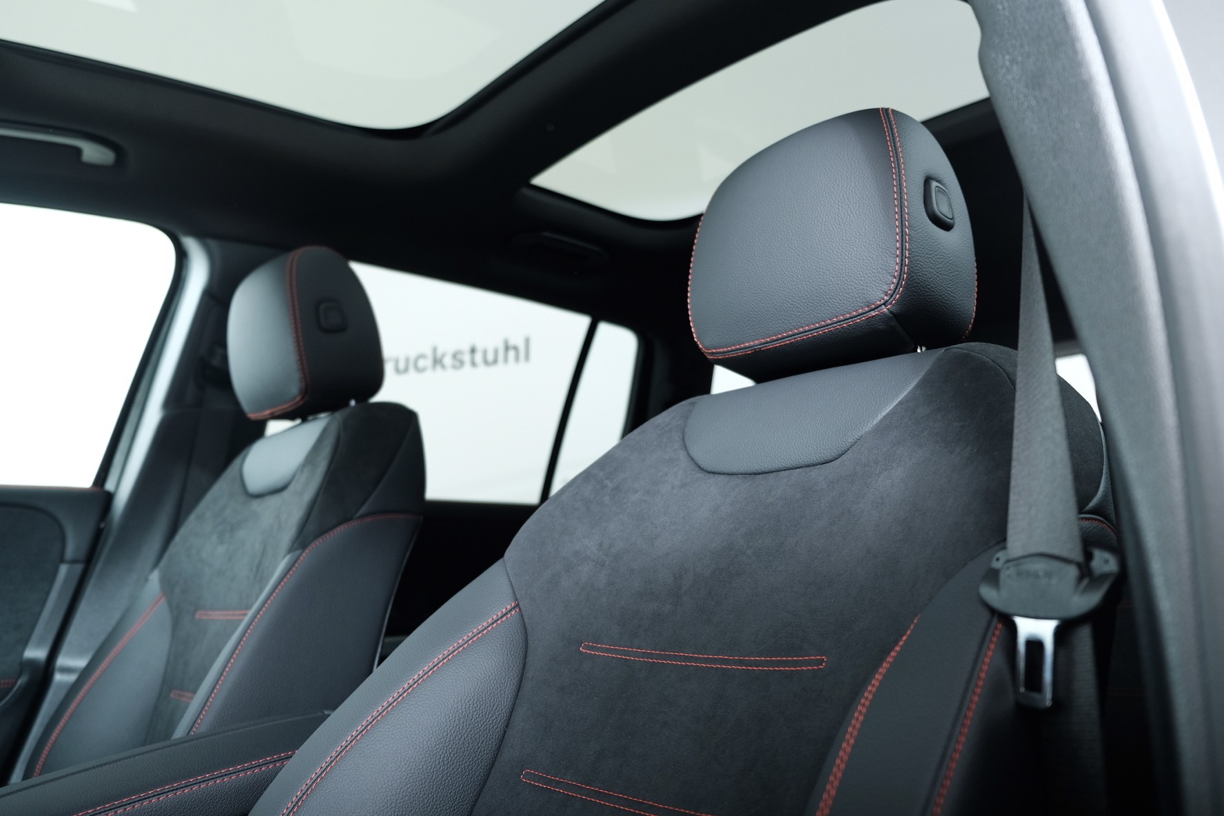 MERCEDES-BENZ GLB 250 4Matic 8G-Tronic - 7