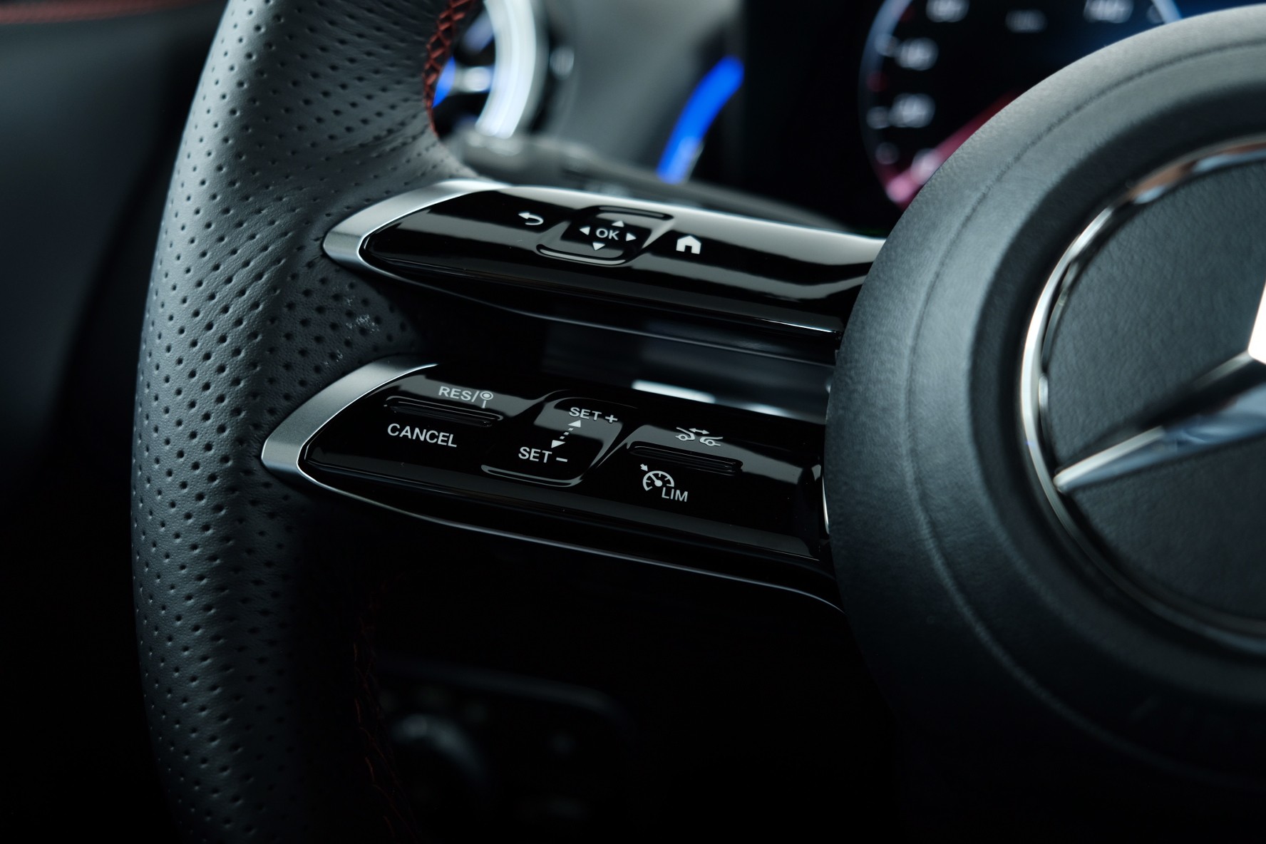 MERCEDES-BENZ GLB 250 4Matic 8G-Tronic - 14