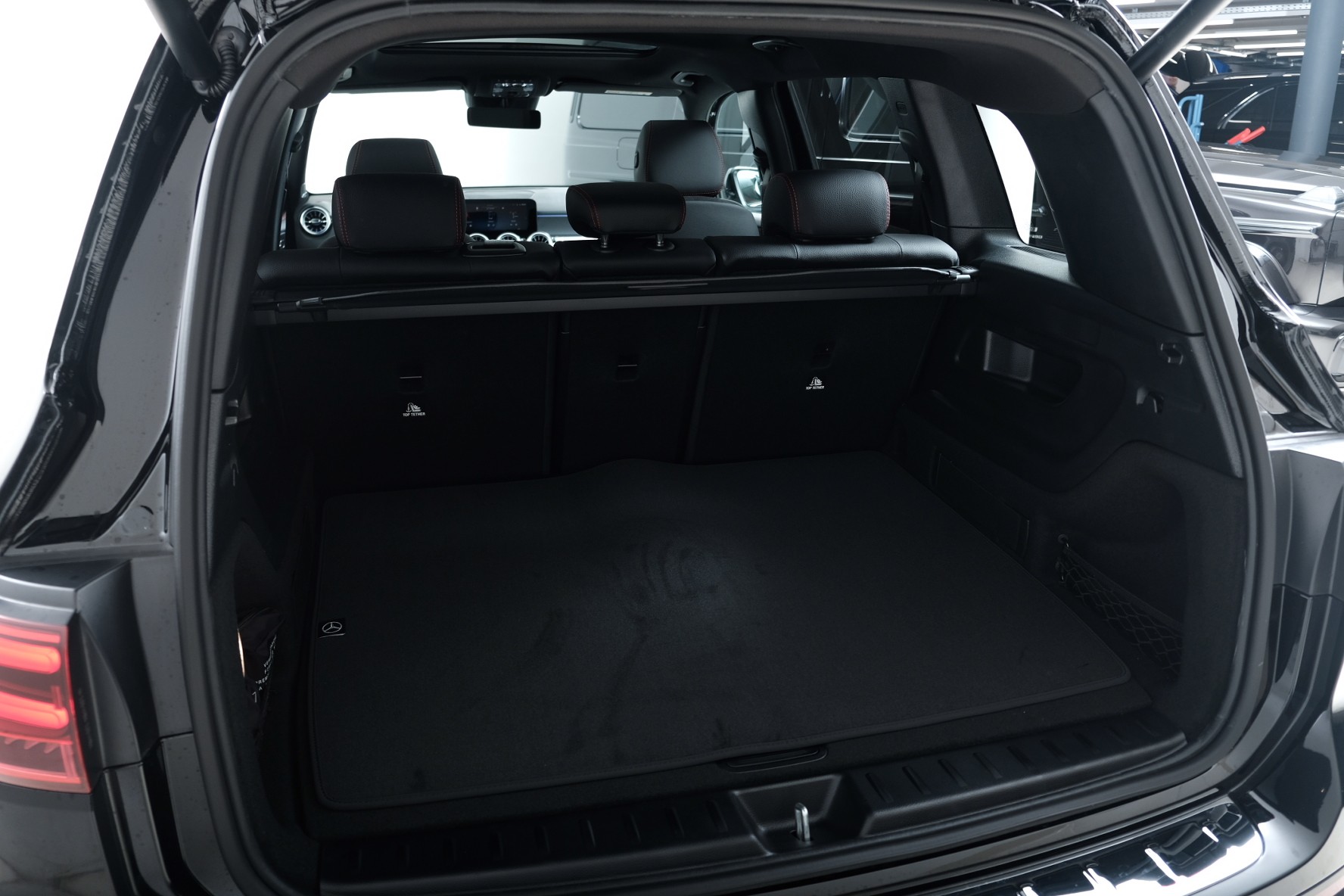 MERCEDES-BENZ GLB 250 4Matic 8G-Tronic - 10