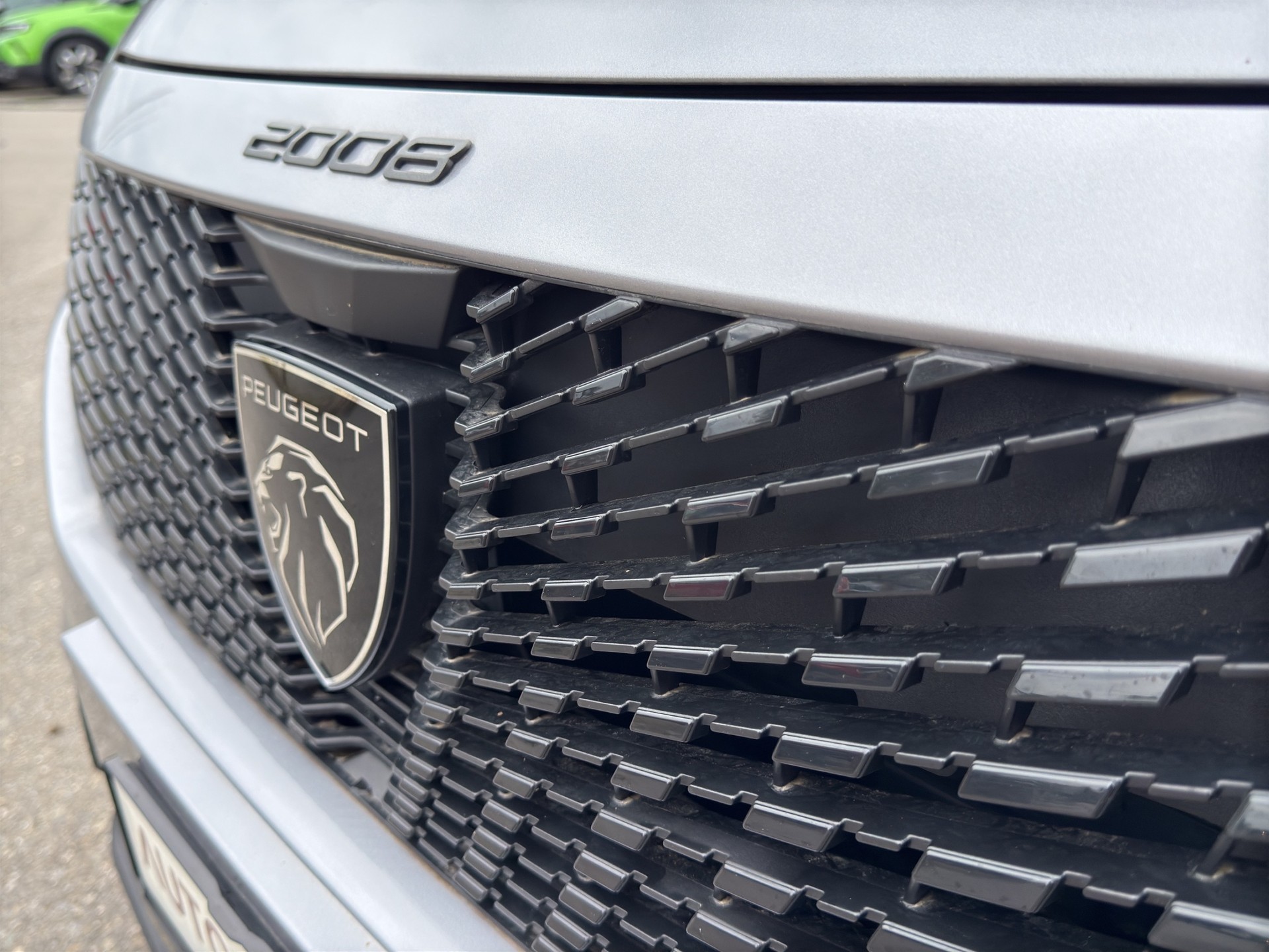 PEUGEOT 2008 1.2 Hybrid 145 Style - 48