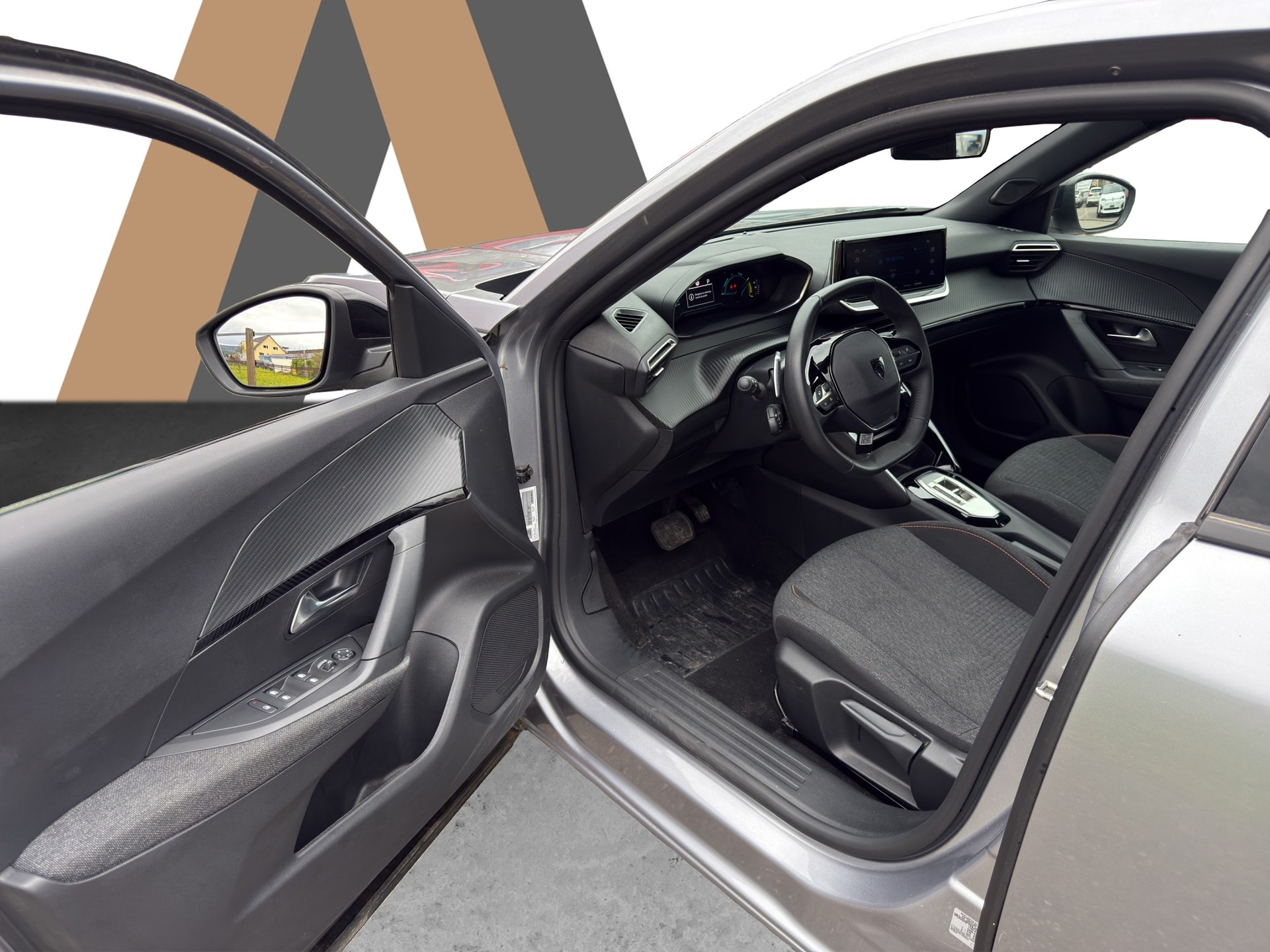 PEUGEOT 2008 1.2 Hybrid 145 Style - 10