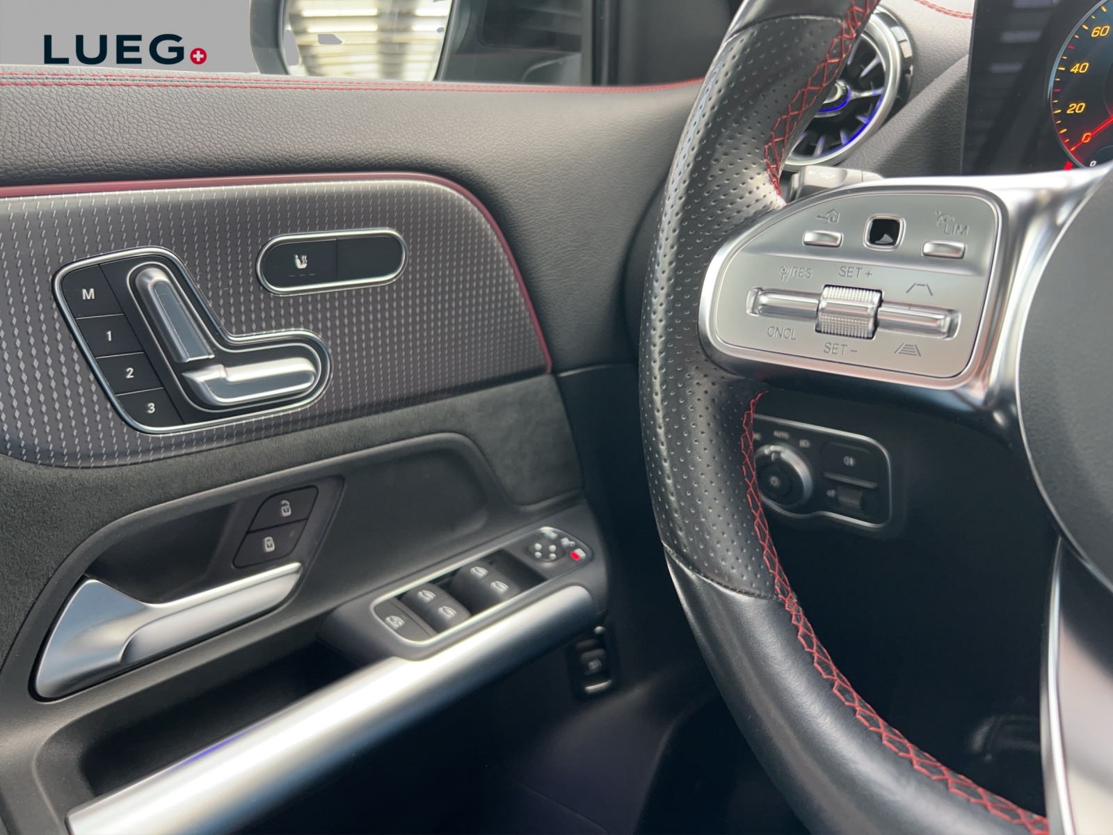 MERCEDES-BENZ EQA 350 AMG Line 4Matic - 13
