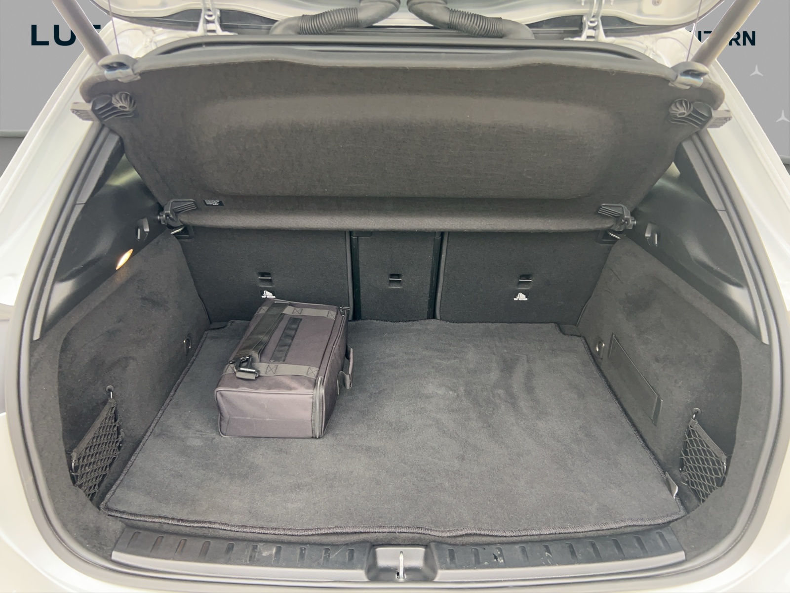 MERCEDES-BENZ EQA 350 AMG Line 4Matic - 15