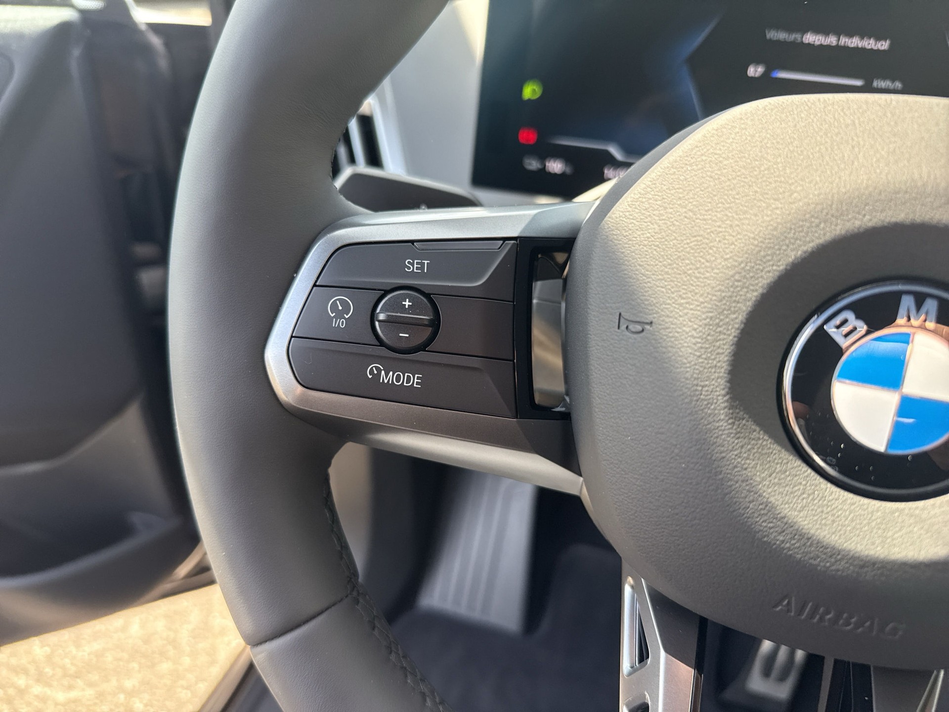 BMW iX xDrive45 M Sport - 16