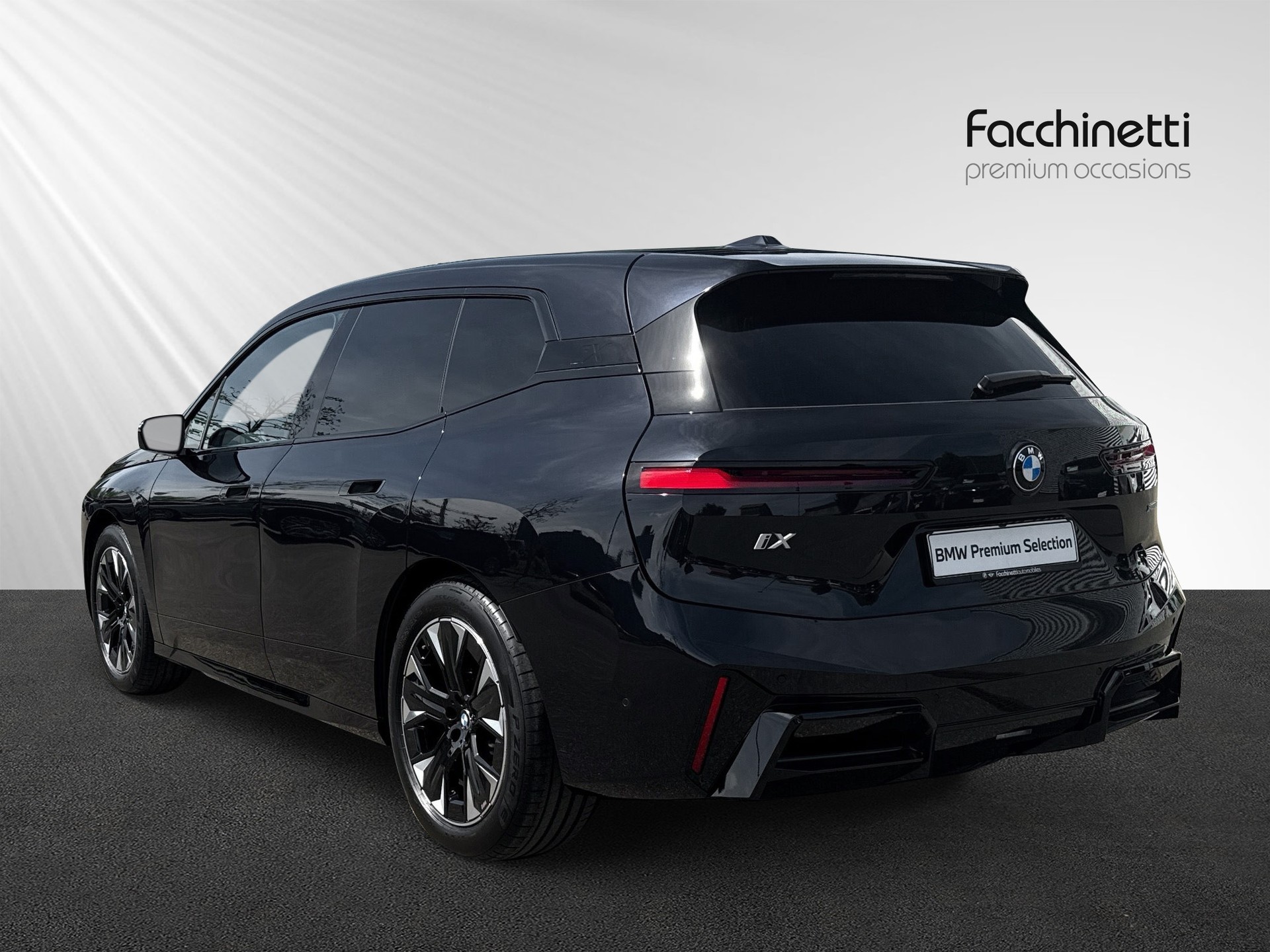 BMW iX xDrive45 M Sport - 4