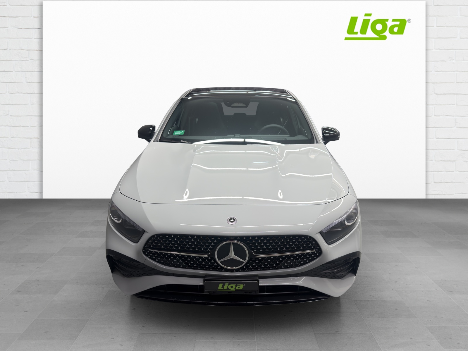 MERCEDES-BENZ A 250 e AMG Line EQ Star - 2
