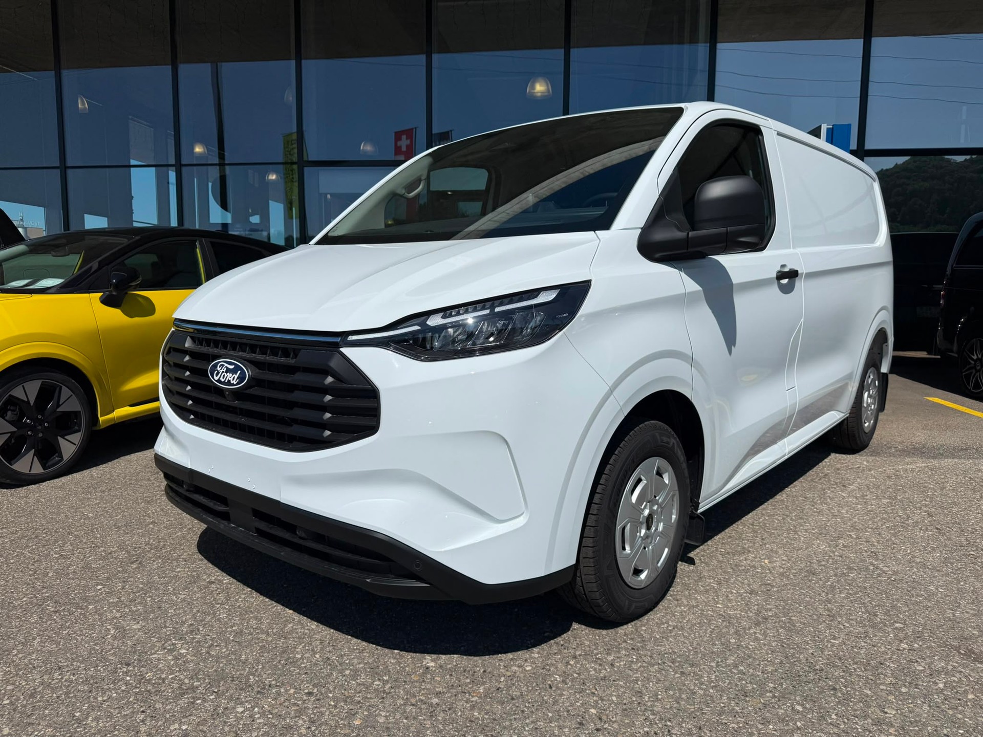 FORD Transit Custom Van PHEV 320 L1H1 Trend Automat