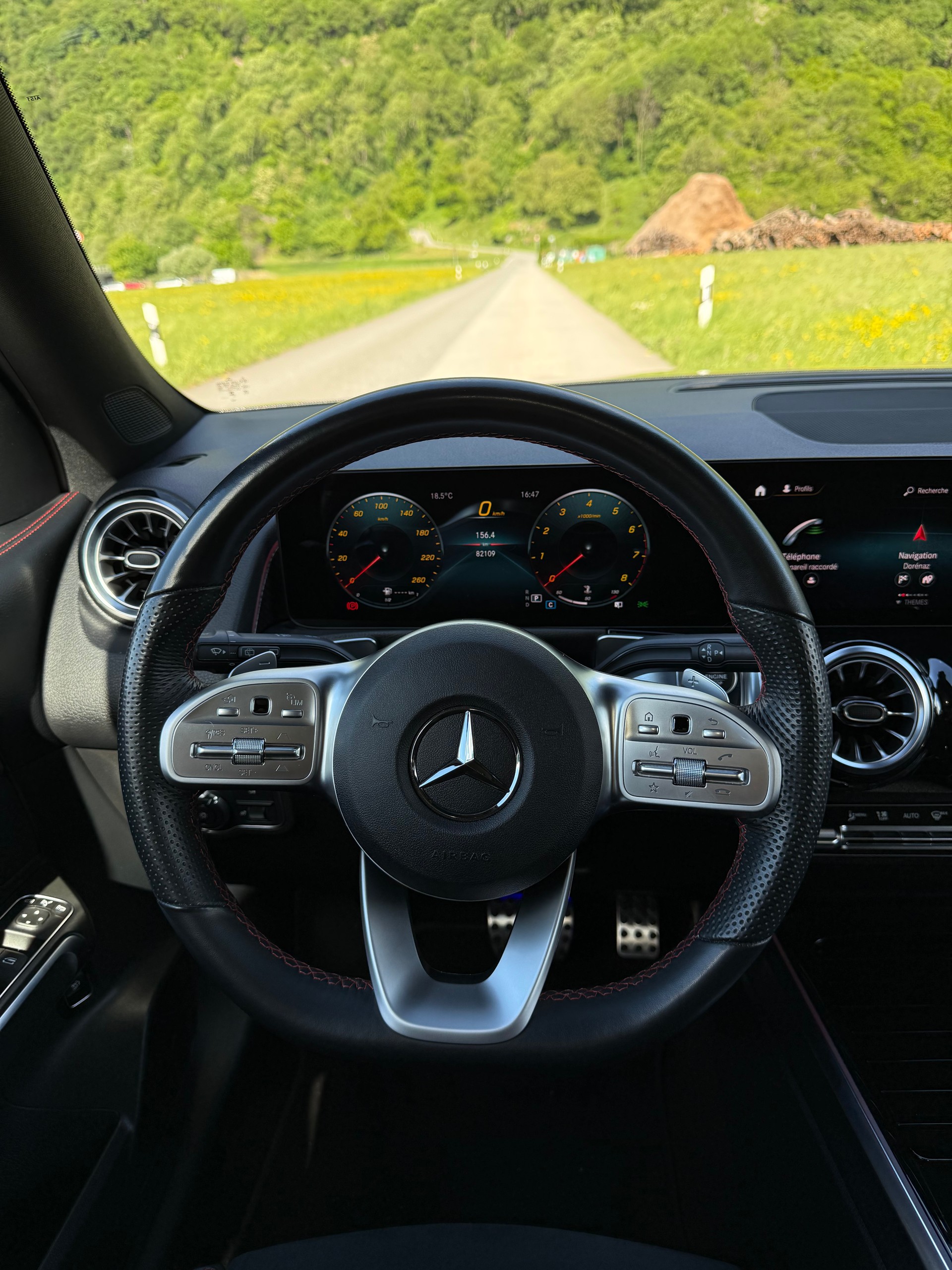 MERCEDES-BENZ GLB 250 4Matic AMG Line 8G-Tronic - 11