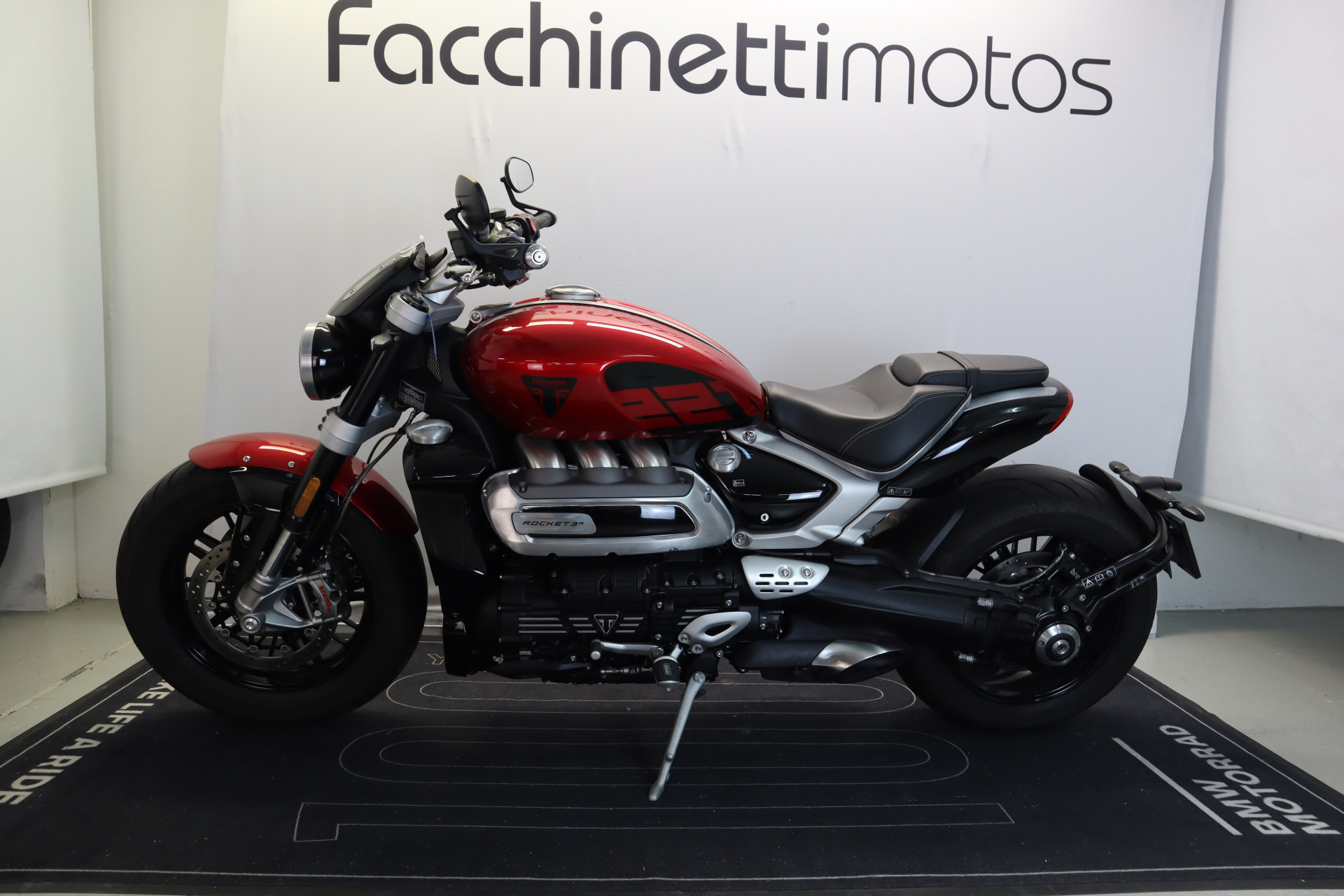 TRIUMPH Rocket 3 R - 2