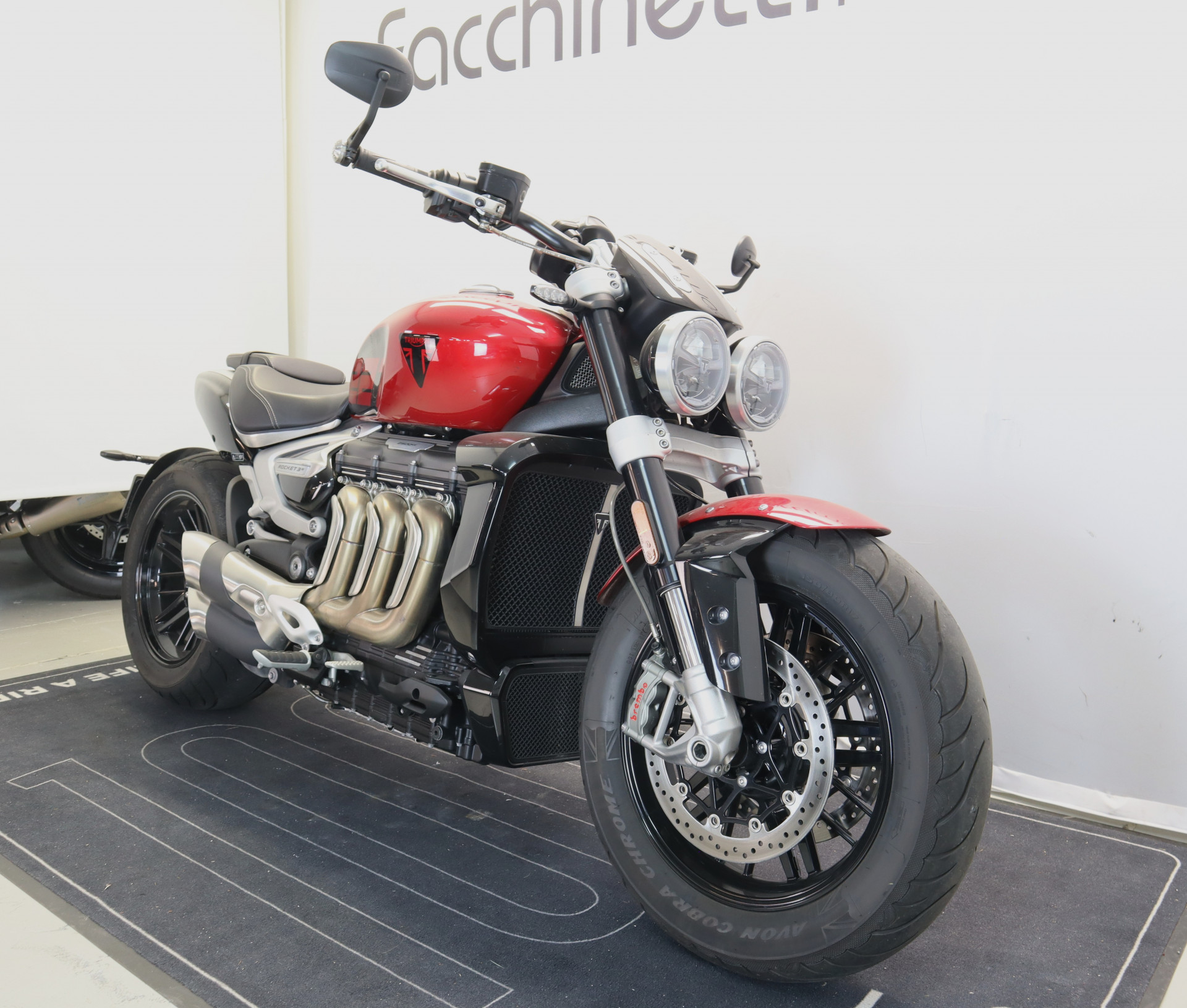 TRIUMPH Rocket 3 R - 4