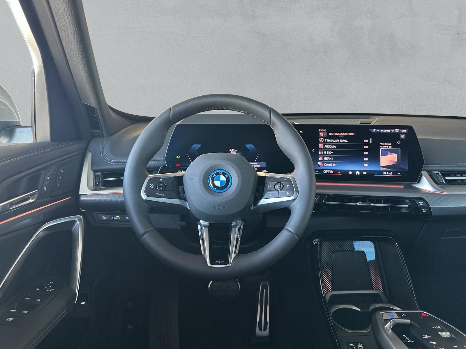 BMW iX1 xDrive 30 M Sport - 16
