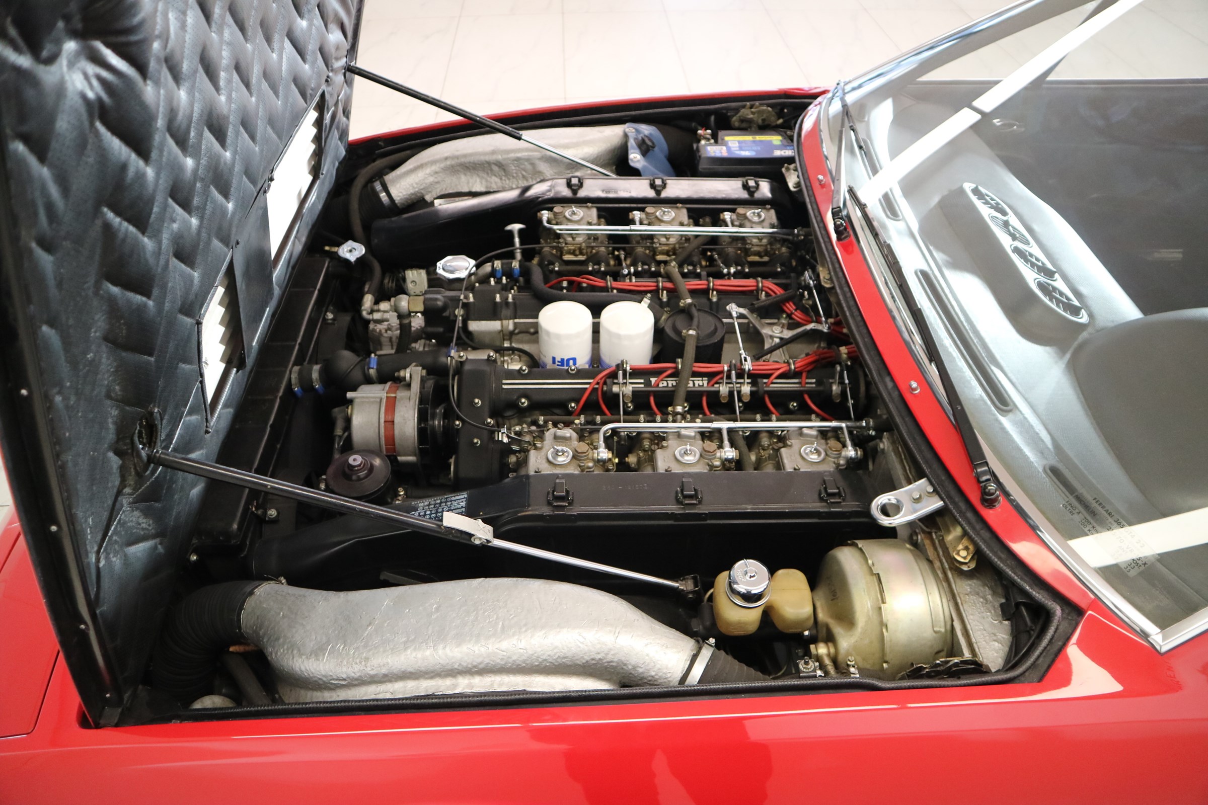365 GT 4 2+2 thumbnail n°9