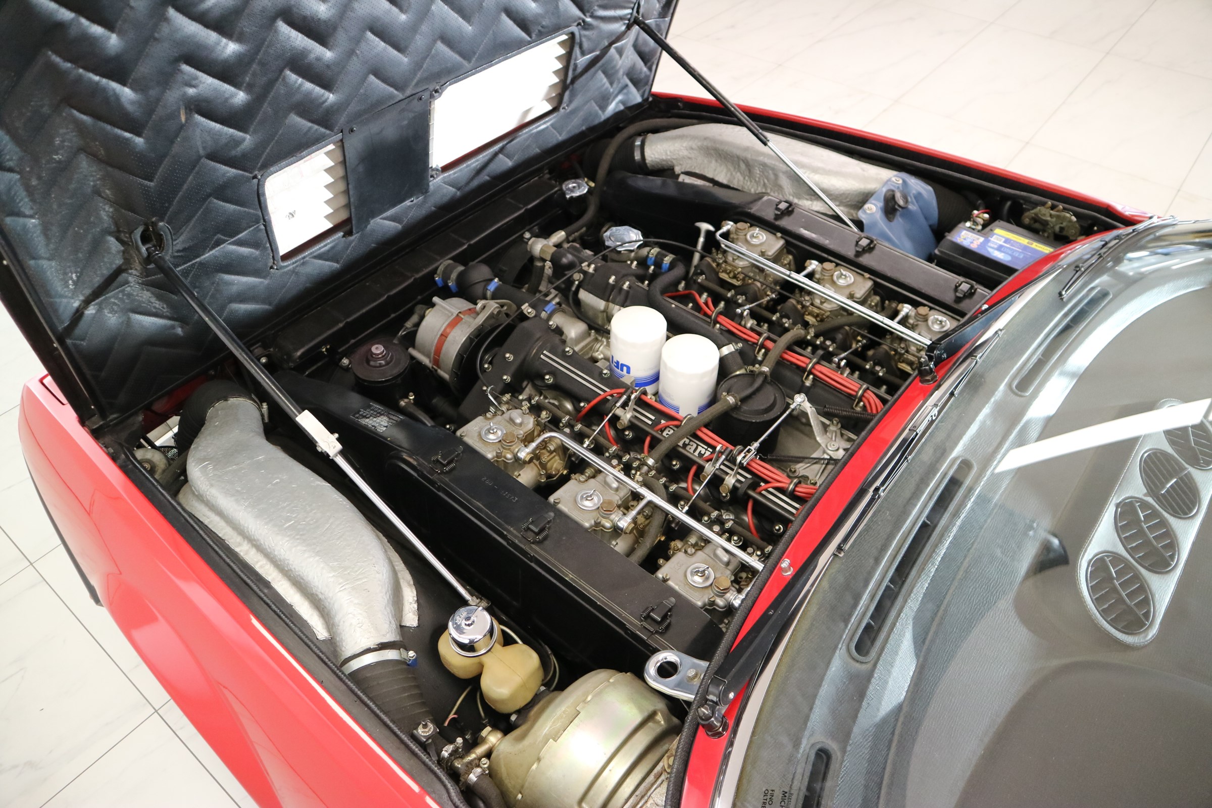 365 GT 4 2+2 thumbnail n°8