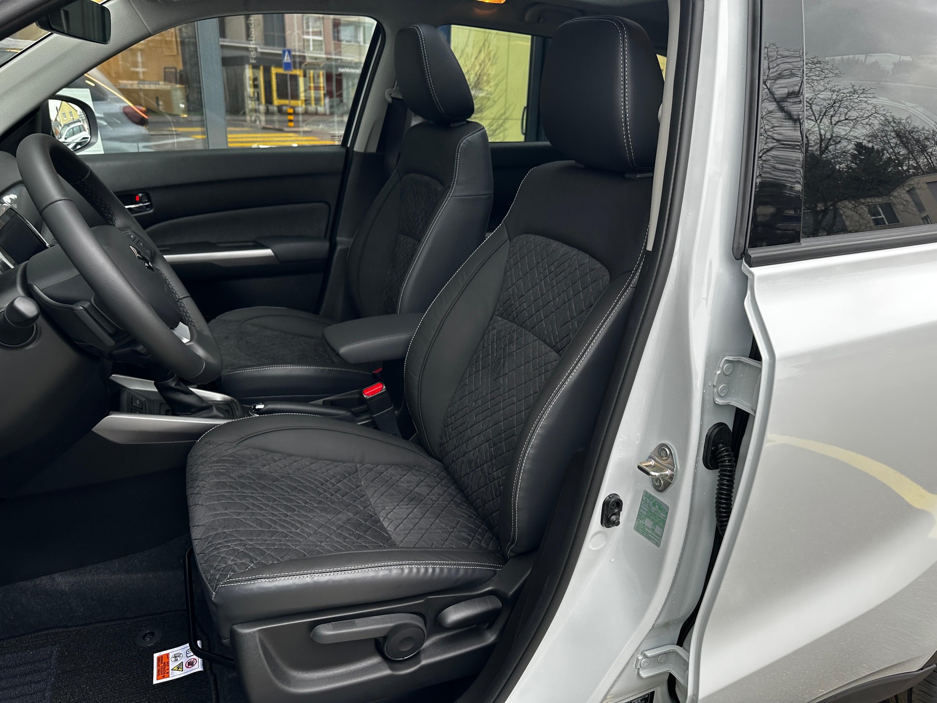 SUZUKI Vitara 1.5 Compact Top Hybrid 4x4 - 9
