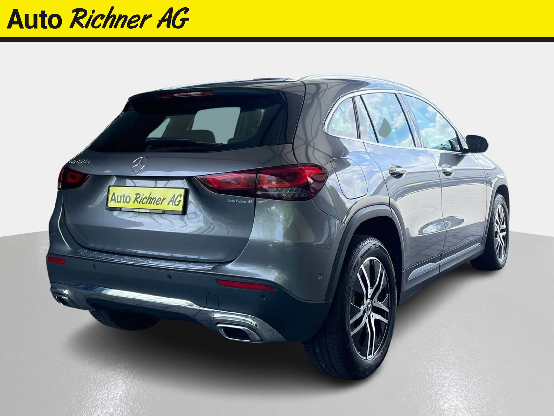 MERCEDES-BENZ GLA 250 e Style-3