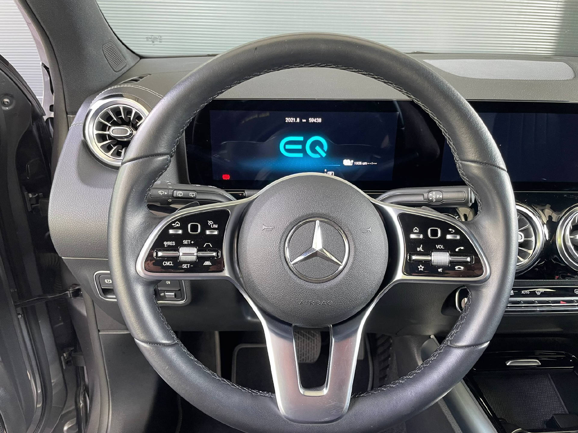 MERCEDES-BENZ GLA 250 e Style-7