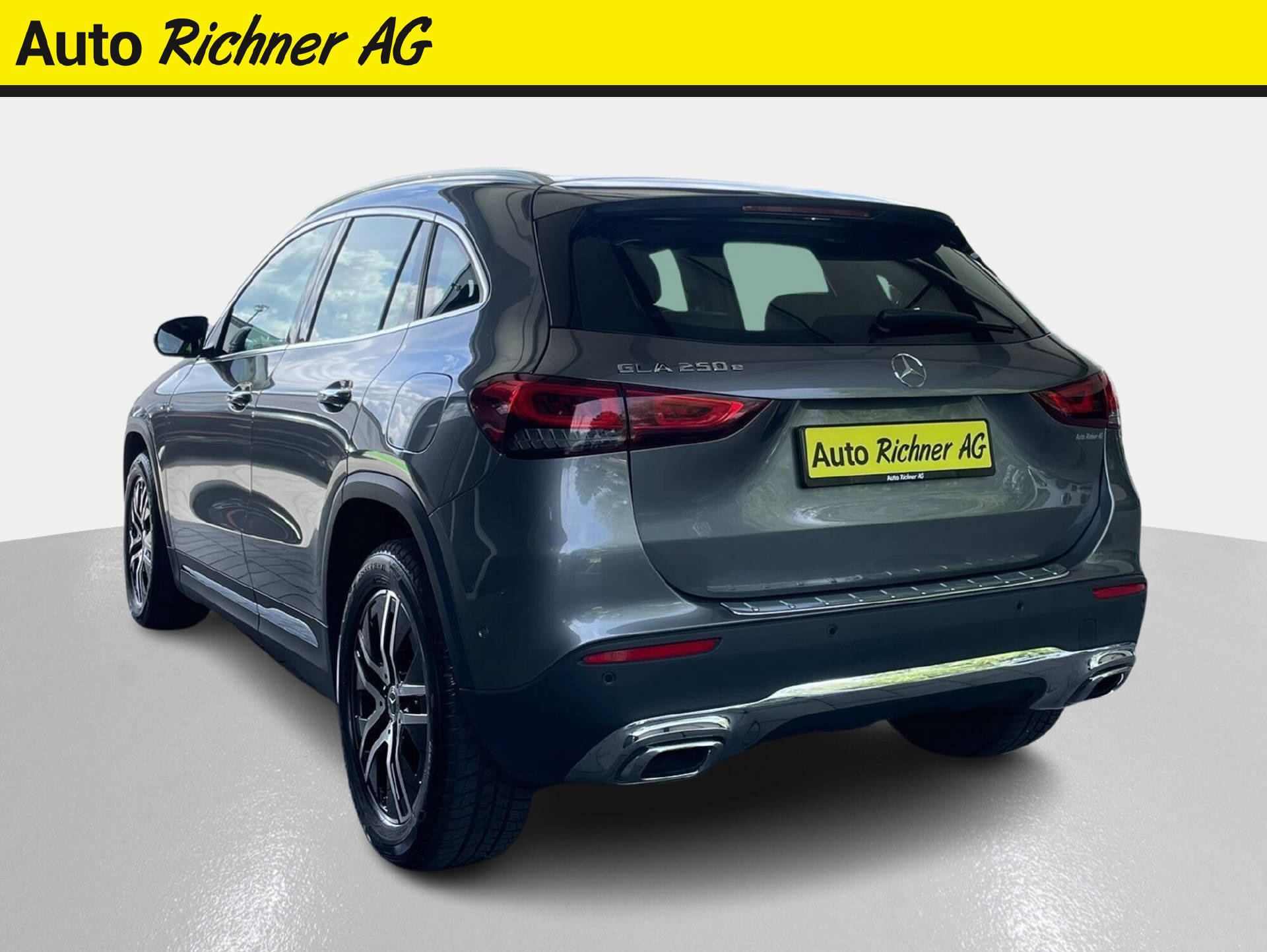 MERCEDES-BENZ GLA 250 e Style-4