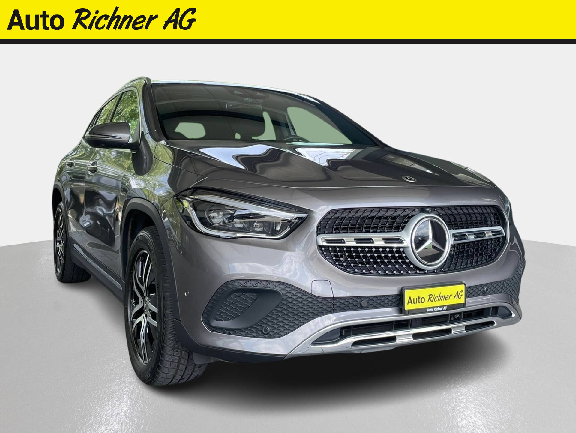 MERCEDES-BENZ GLA 250 e Style-0