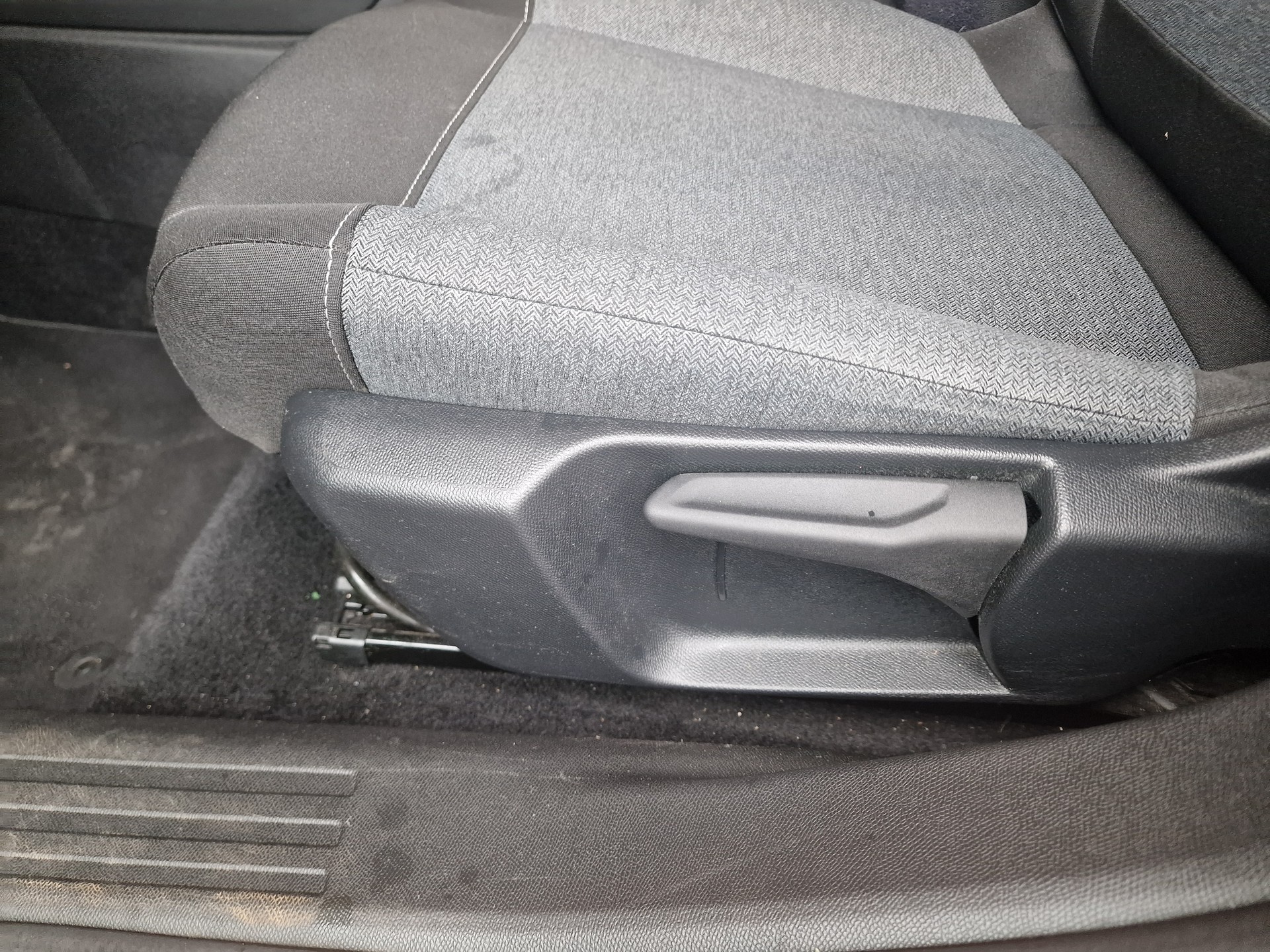 CITROEN C4 Electric Swiss Edition 8x Alu 24Mt Gara - 12