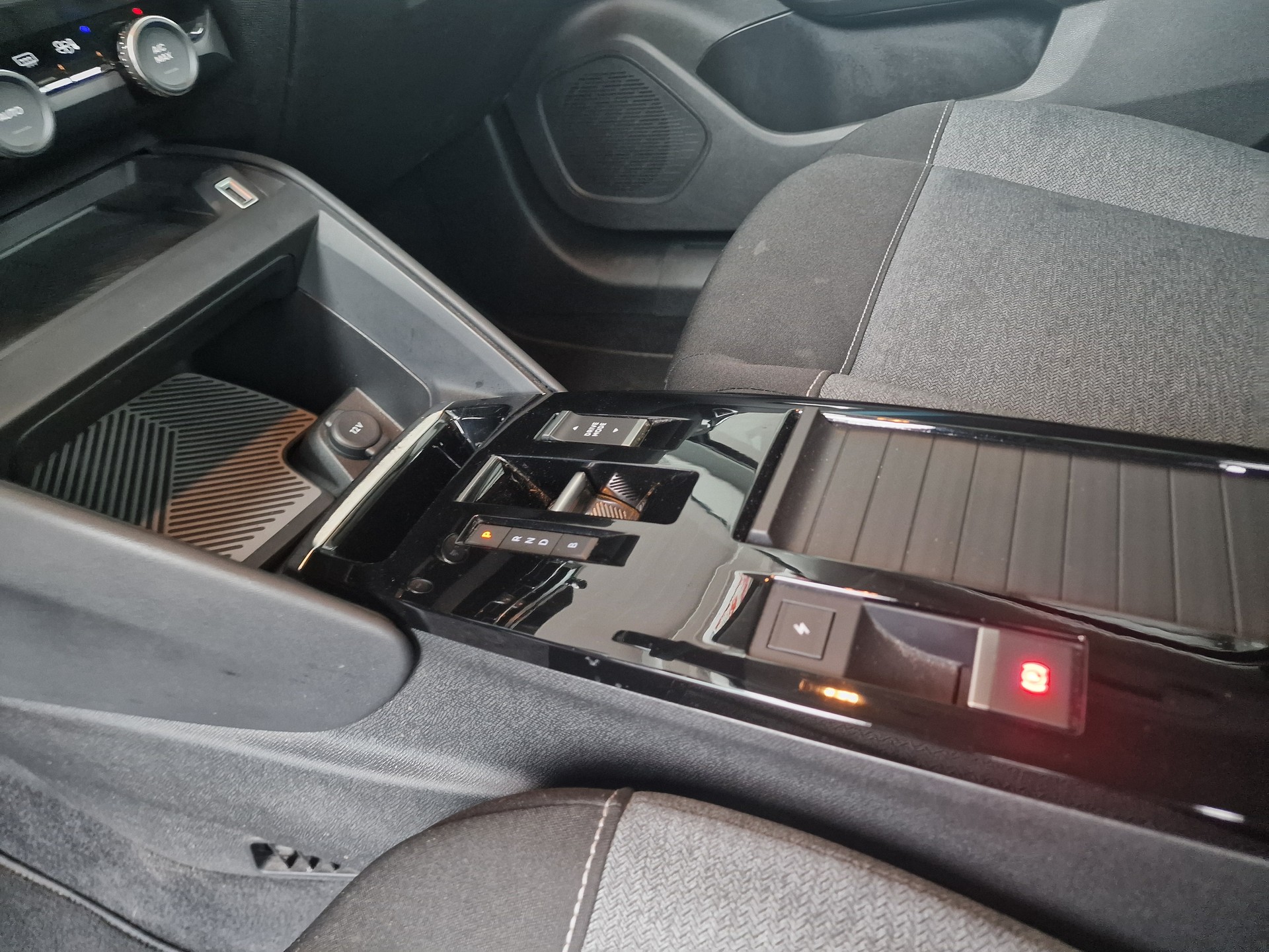 CITROEN C4 Electric Swiss Edition 8x Alu 24Mt Gara - 19