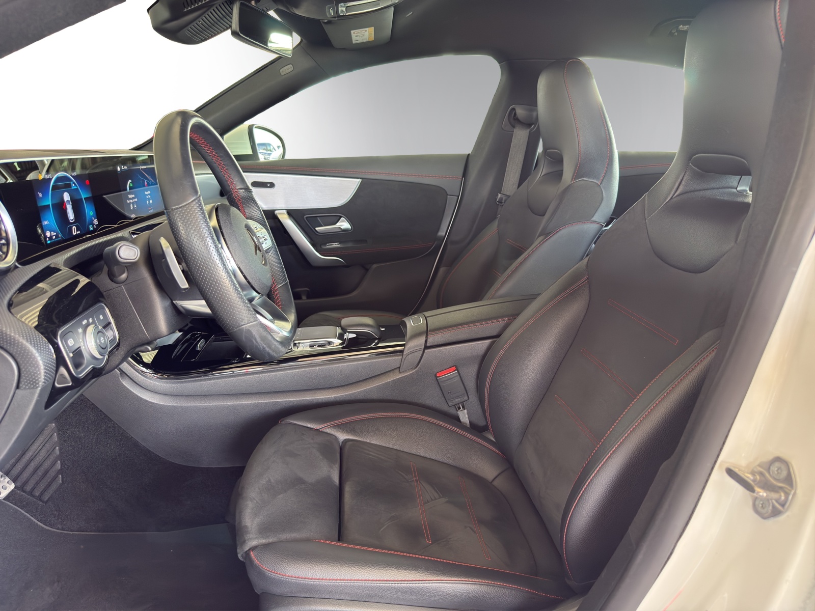 MERCEDES-BENZ CLA SB 200 AMG Line 7G - 8