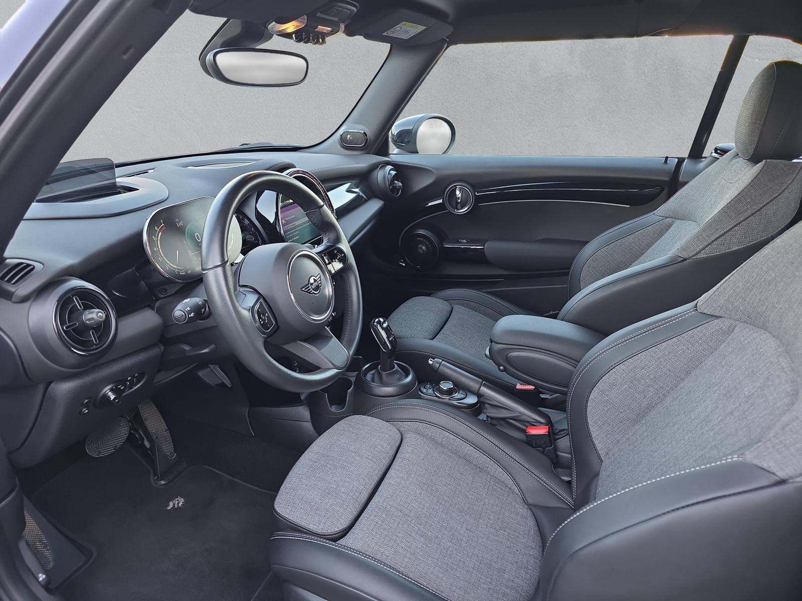 MINI Cooper Cabrio Classic Trim F57 1.5i (CH) - 11