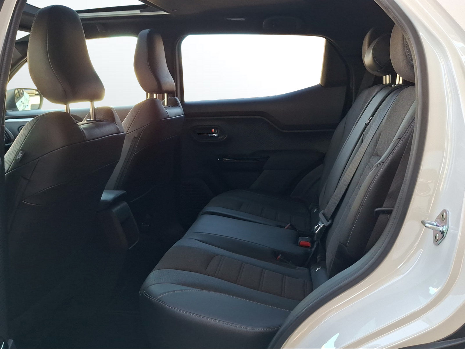 TOYOTA Urban Cruiser 61 kWh Premium AWD - 12