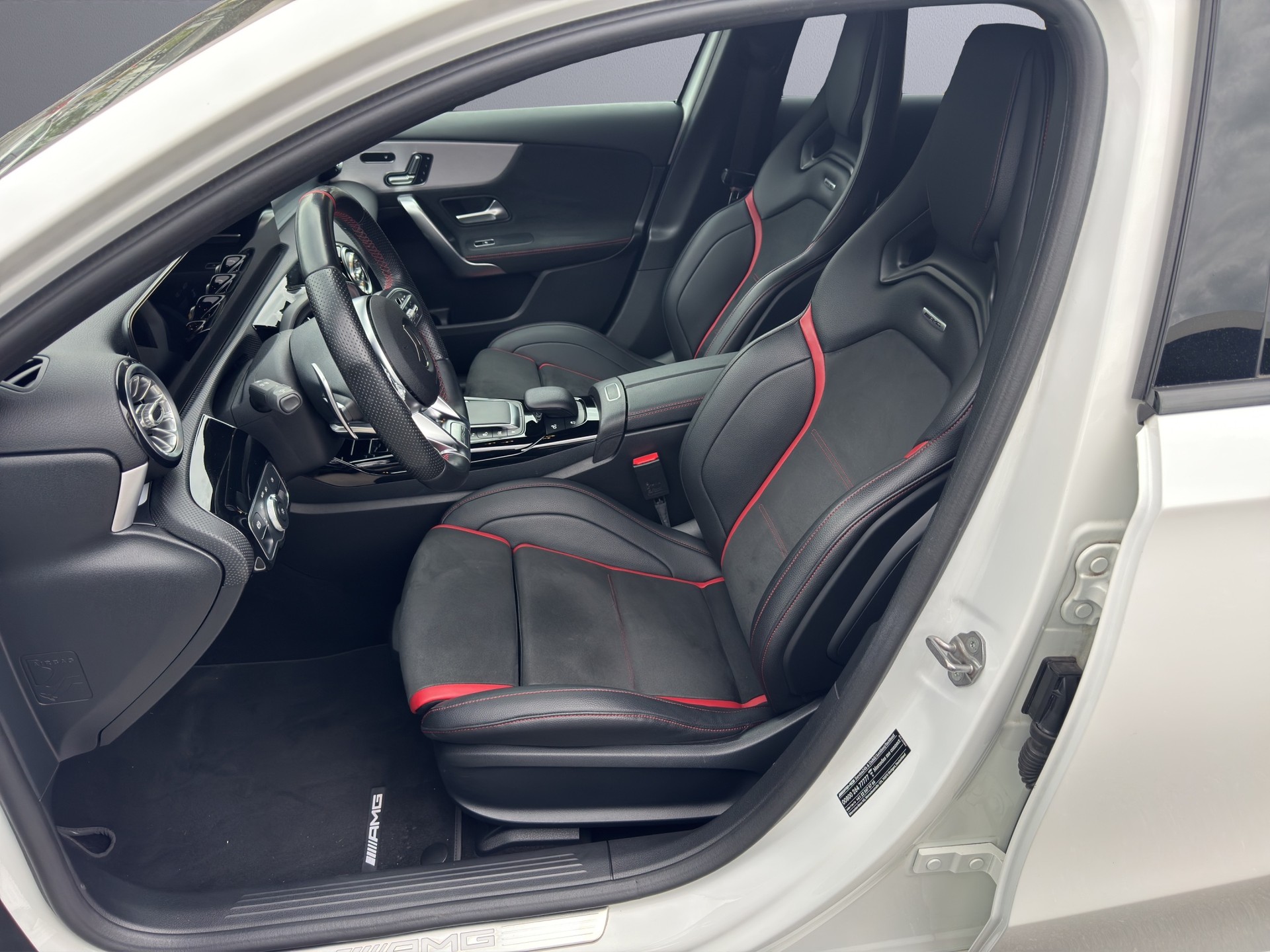 MERCEDES-BENZ A 35 AMG 4Matic Speedshift - 11