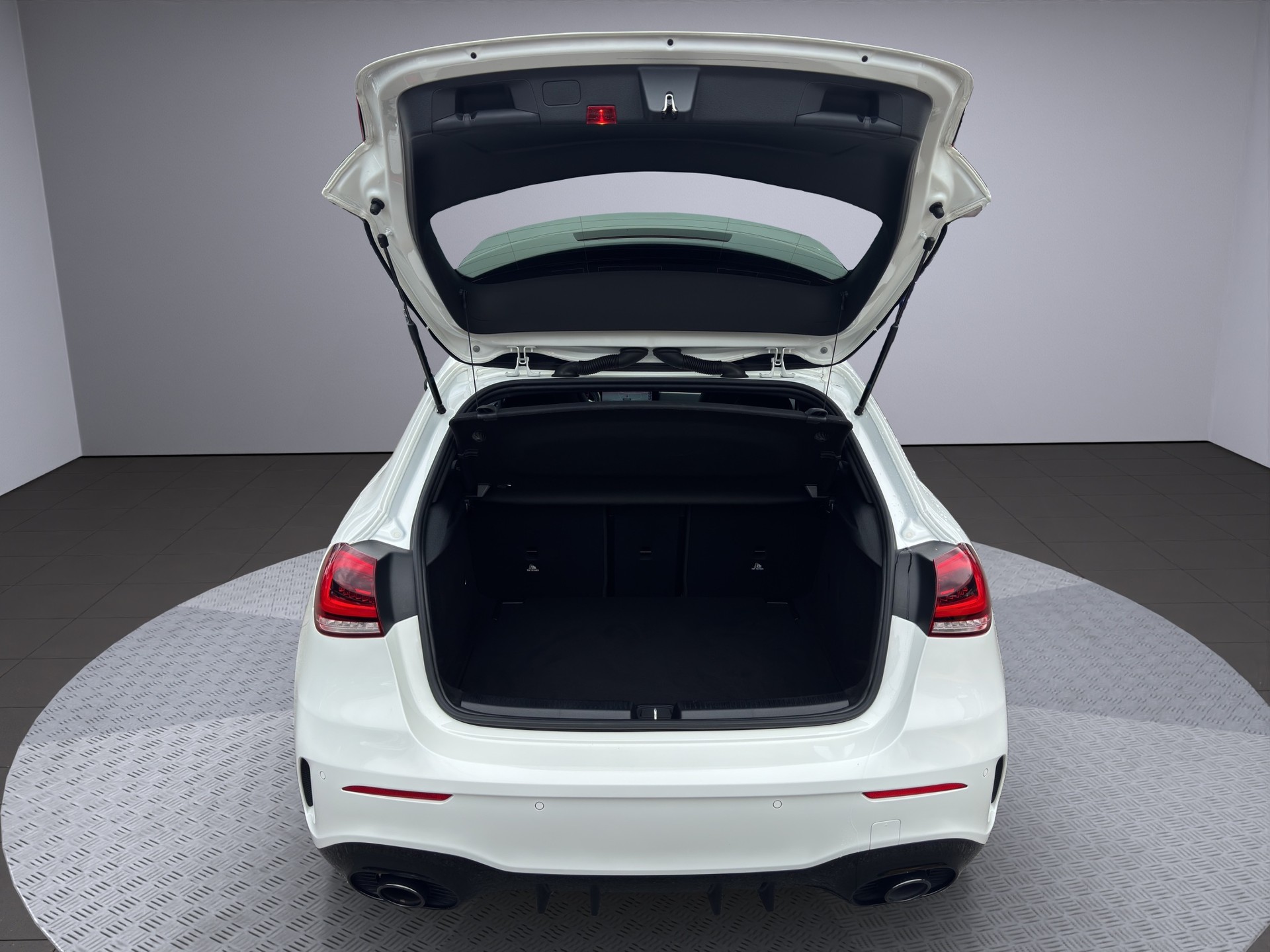 MERCEDES-BENZ A 35 AMG 4Matic Speedshift - 18