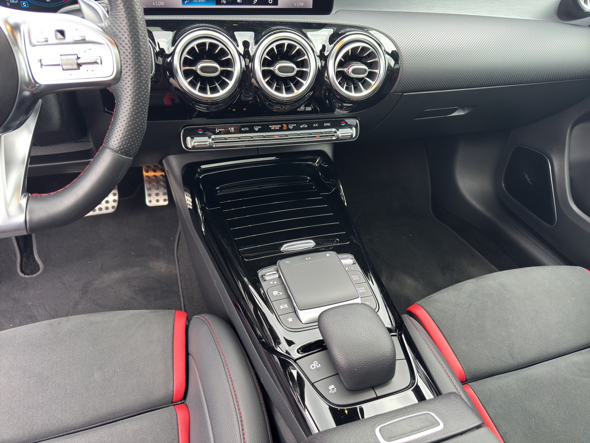 MERCEDES-BENZ A 35 AMG 4Matic Speedshift - 14