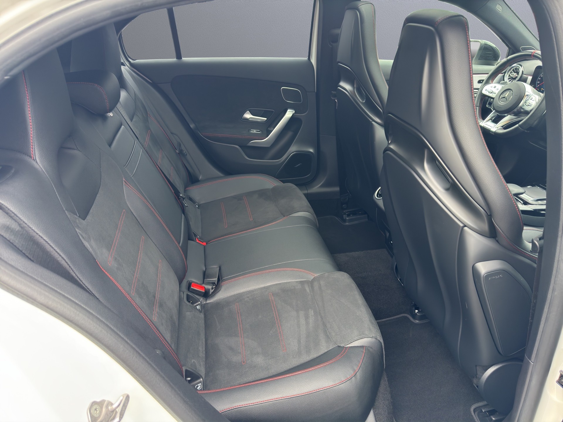 MERCEDES-BENZ A 35 AMG 4Matic Speedshift - 17