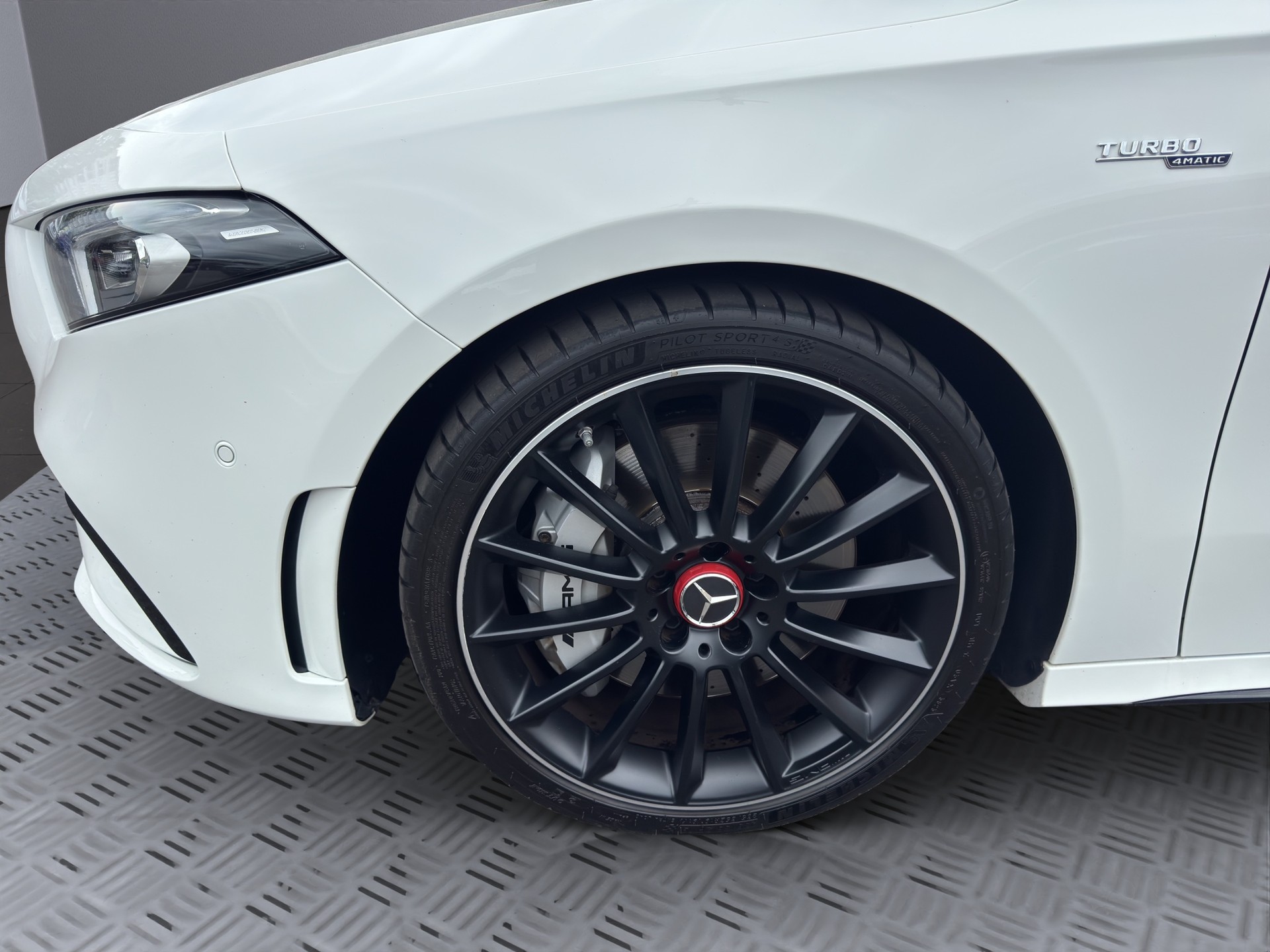 MERCEDES-BENZ A 35 AMG 4Matic Speedshift - 9
