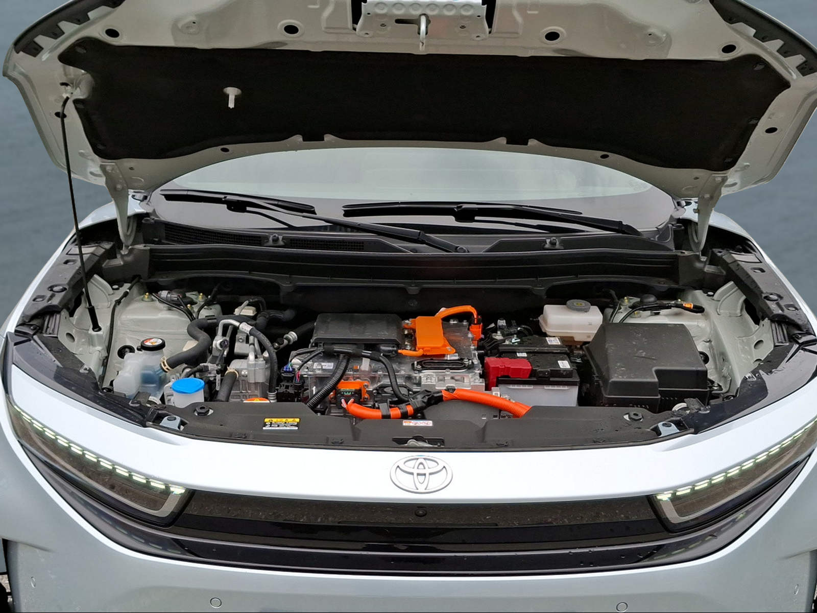 TOYOTA Urban Cruiser 61 kWh Premium AWD - 14