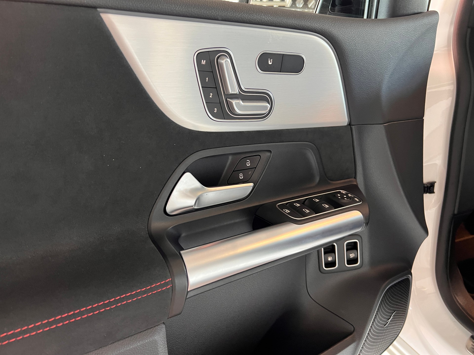 MERCEDES-BENZ B 250 e AMG Line 8G-DCT - 14