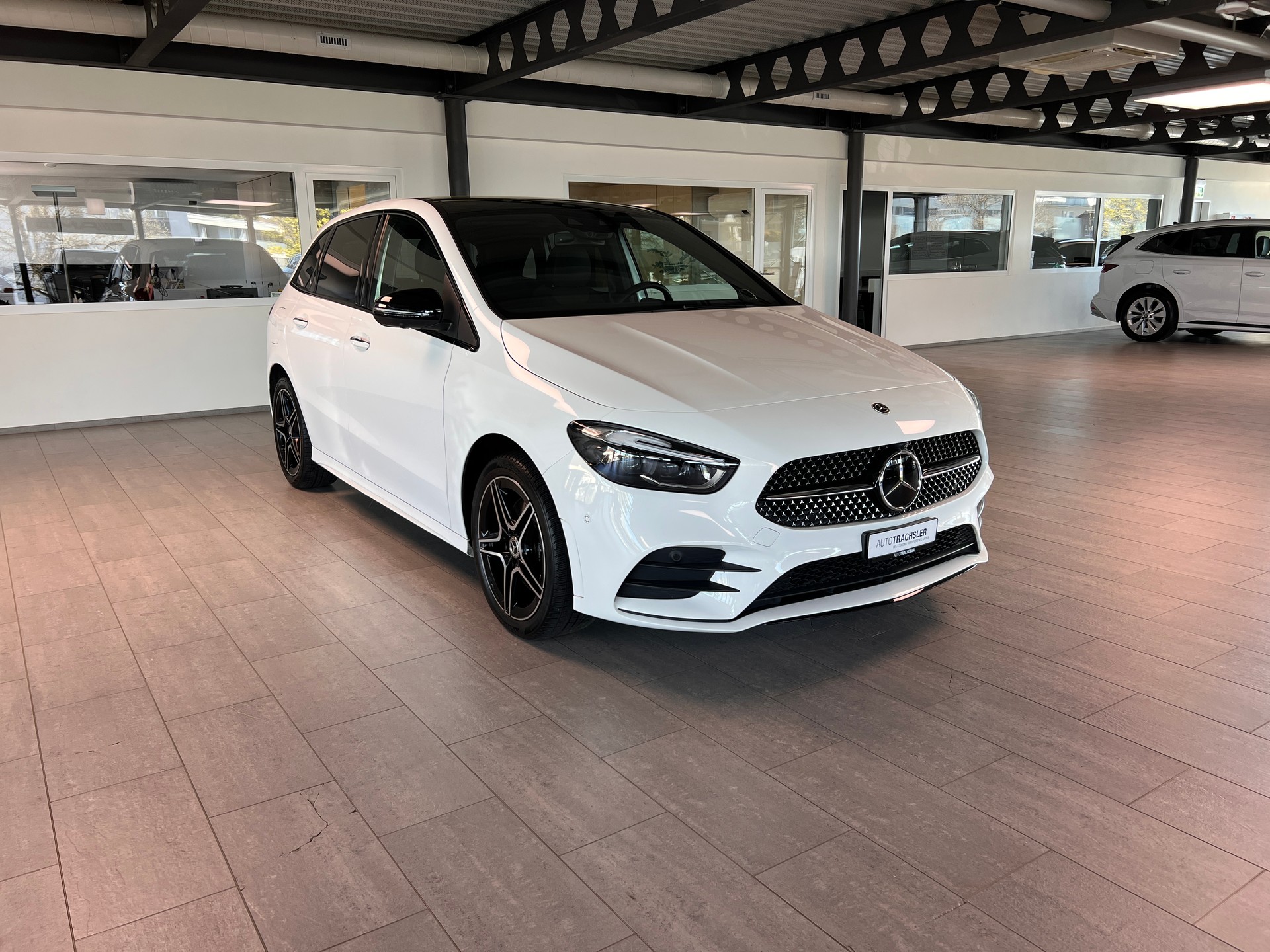 MERCEDES-BENZ B 250 e AMG Line 8G-DCT - 3