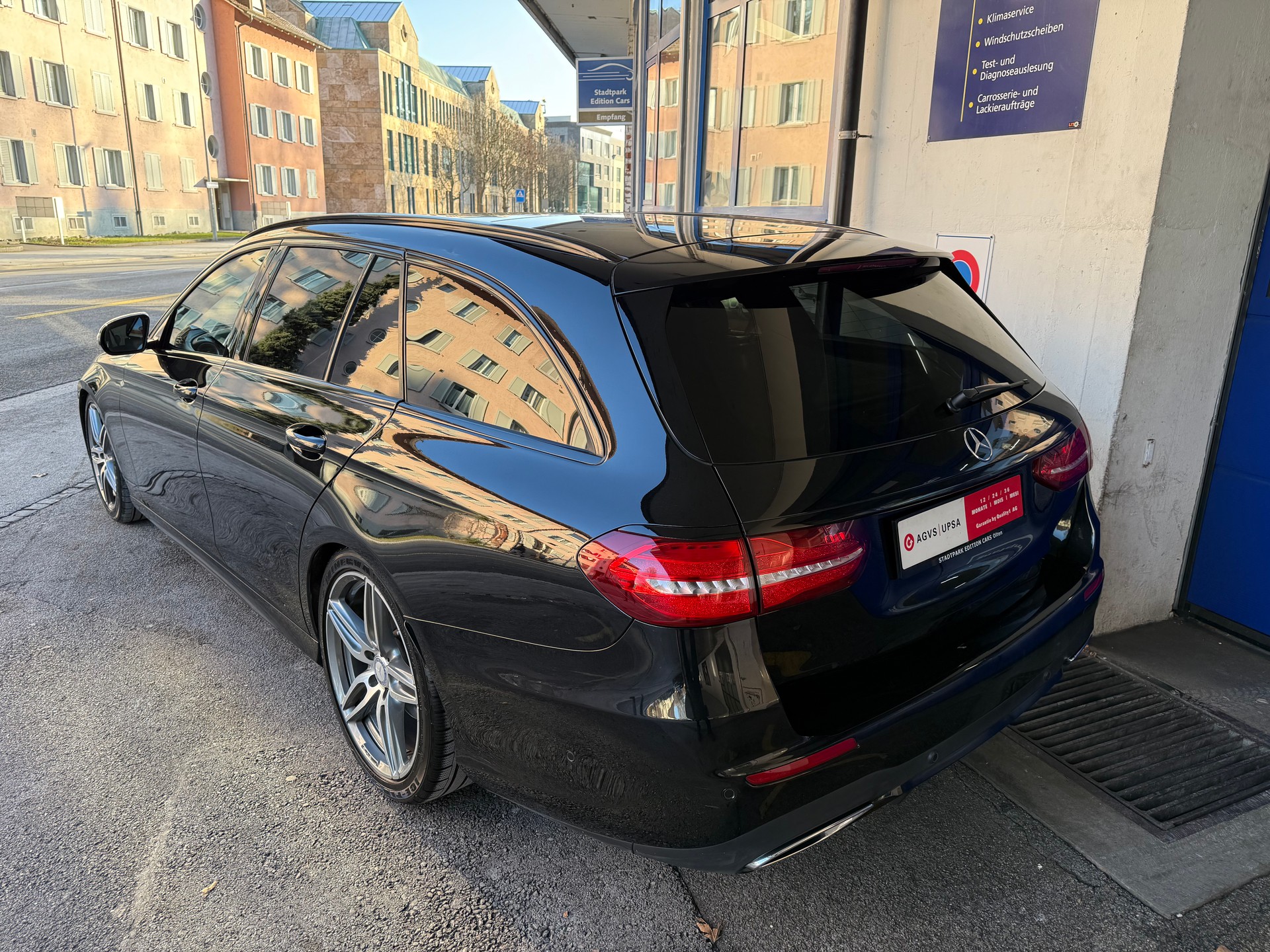 MERCEDES-BENZ E 220 d AMG Line 9G-Tronic - 6