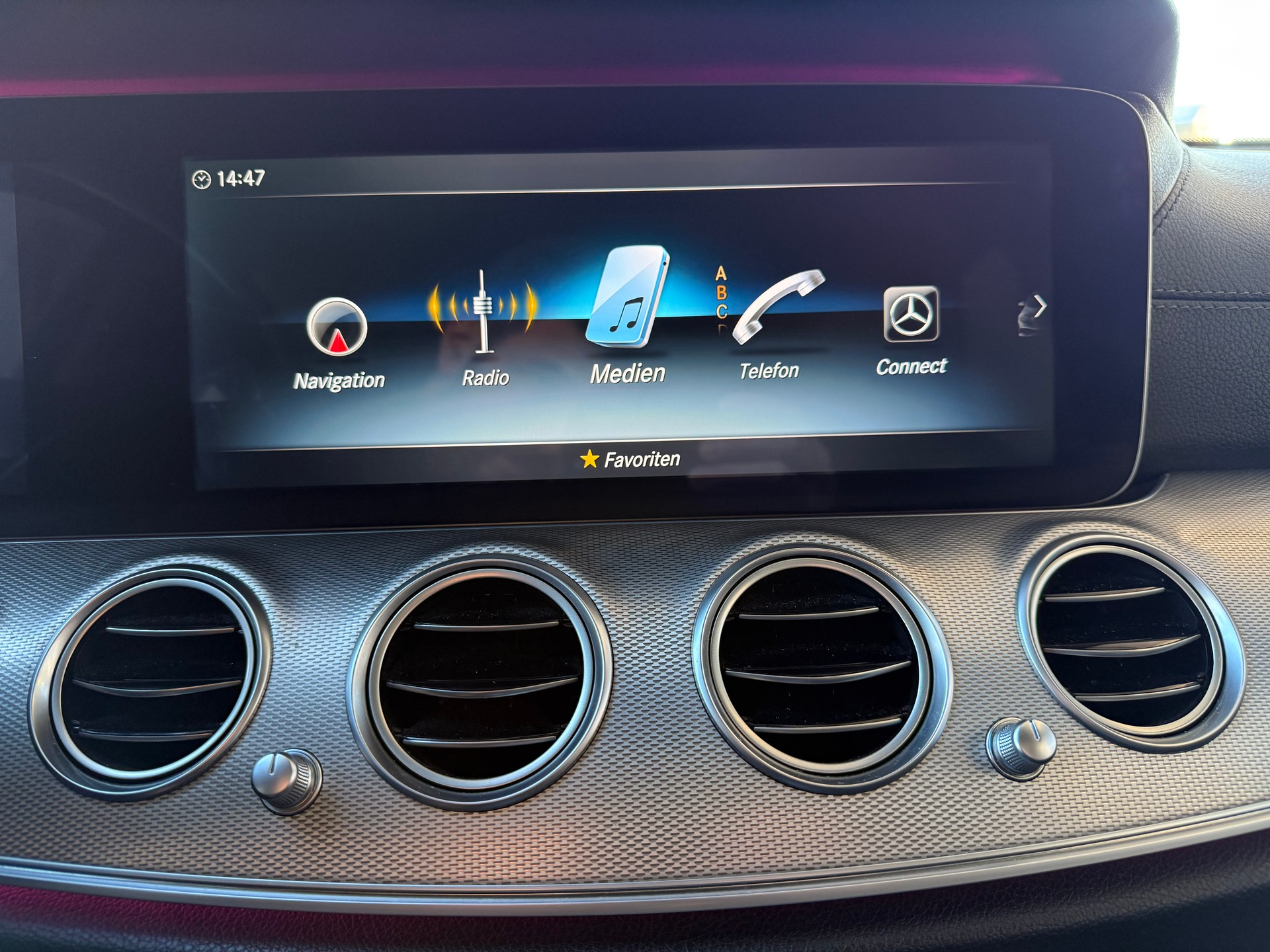 MERCEDES-BENZ E 220 d AMG Line 9G-Tronic - 18