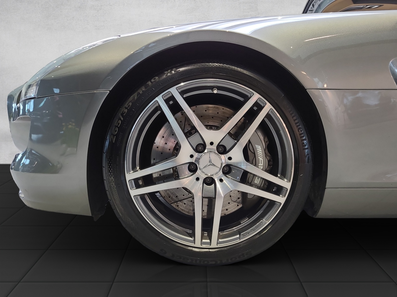 MERCEDES-BENZ SLS 63 AMG Speedshift - 14