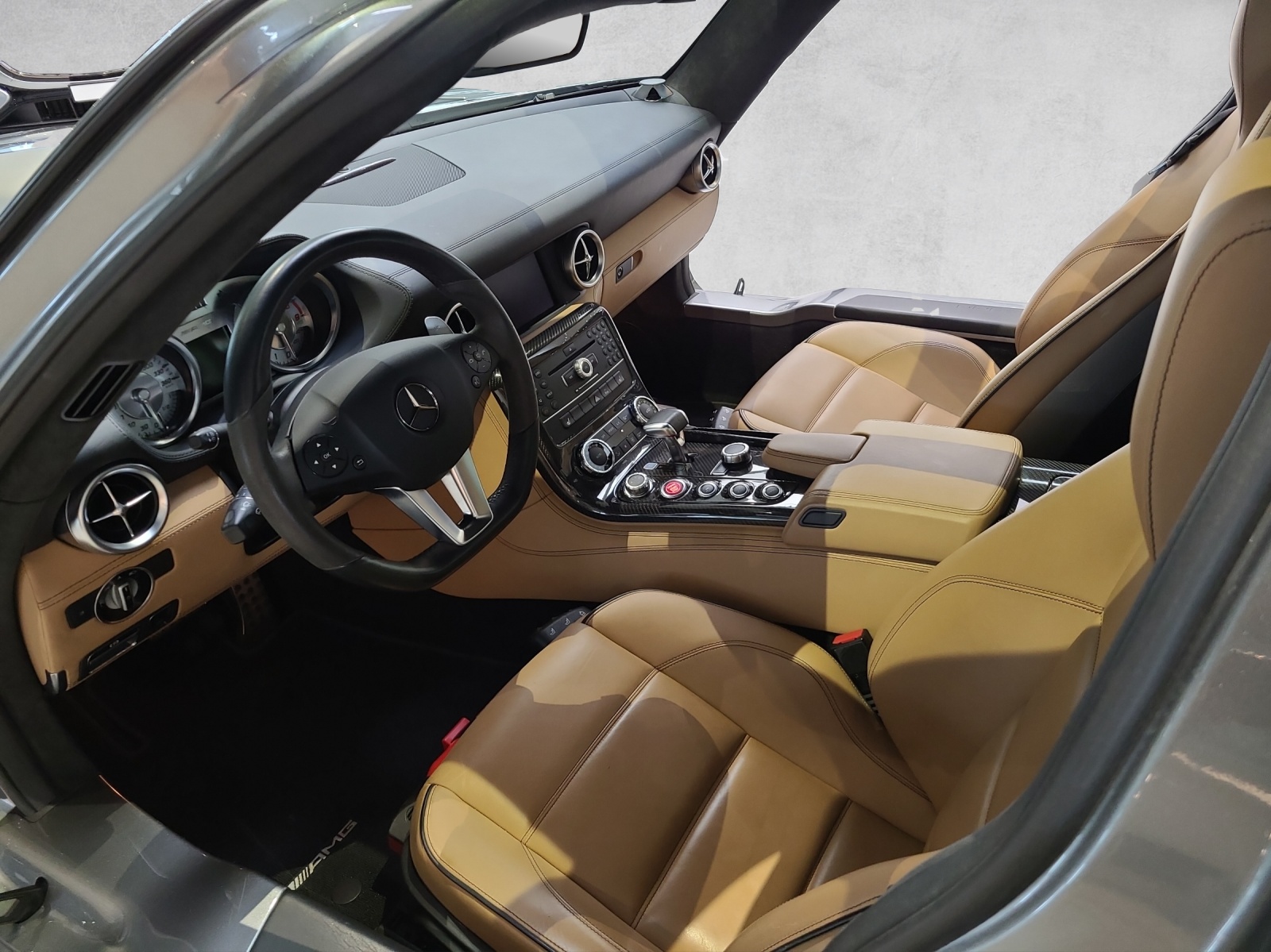 MERCEDES-BENZ SLS 63 AMG Speedshift - 7