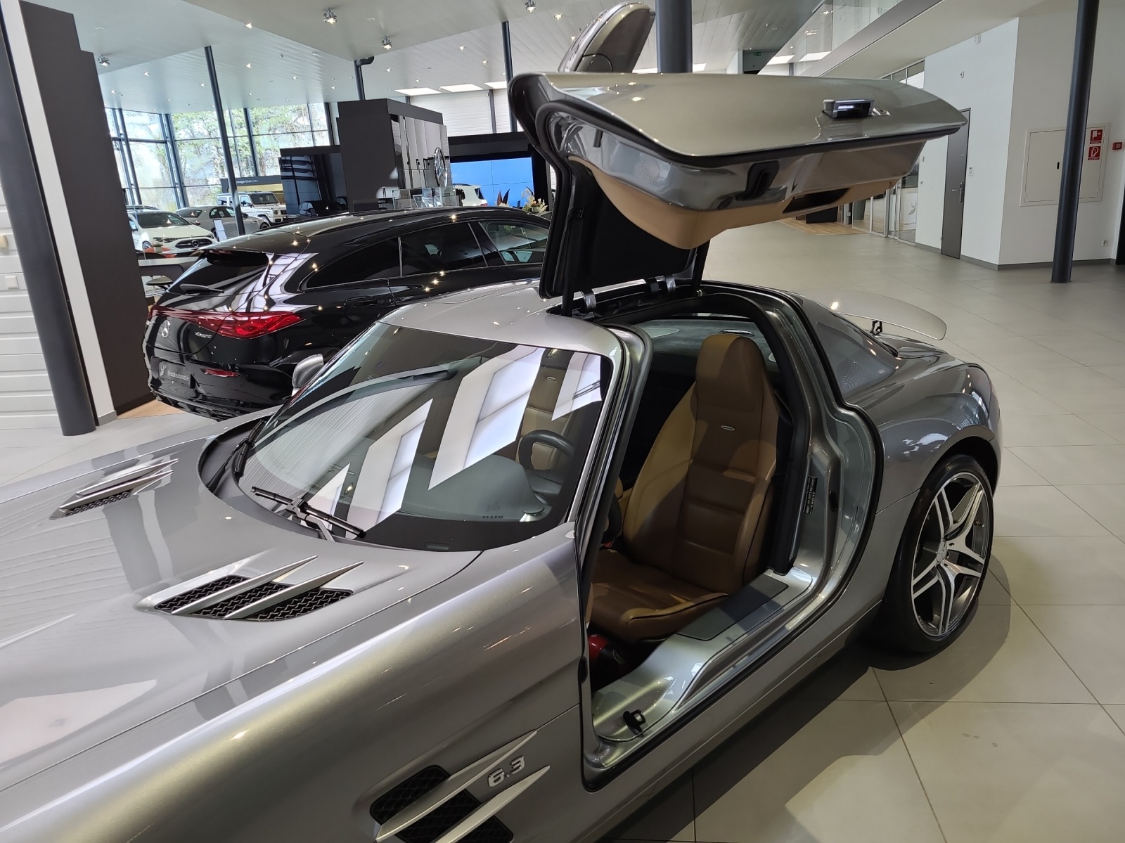 MERCEDES-BENZ SLS 63 AMG Speedshift - 12