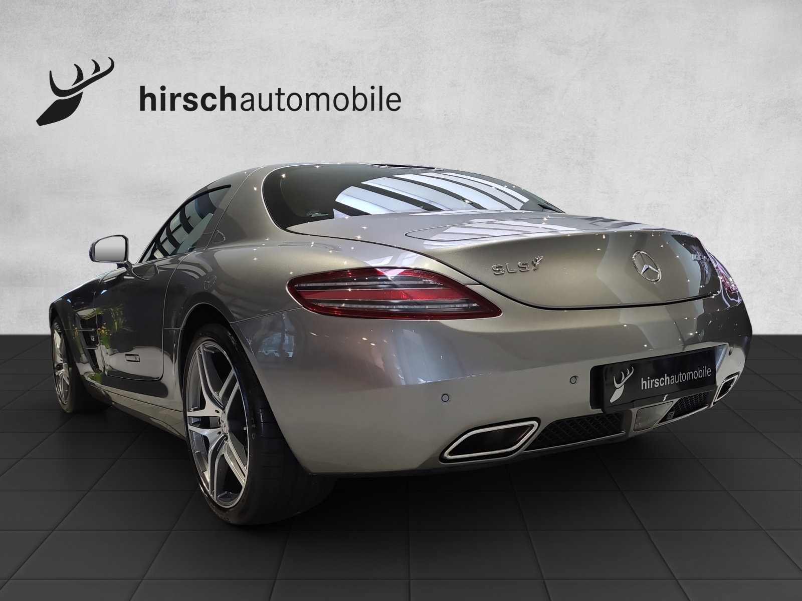 MERCEDES-BENZ SLS 63 AMG Speedshift - 2