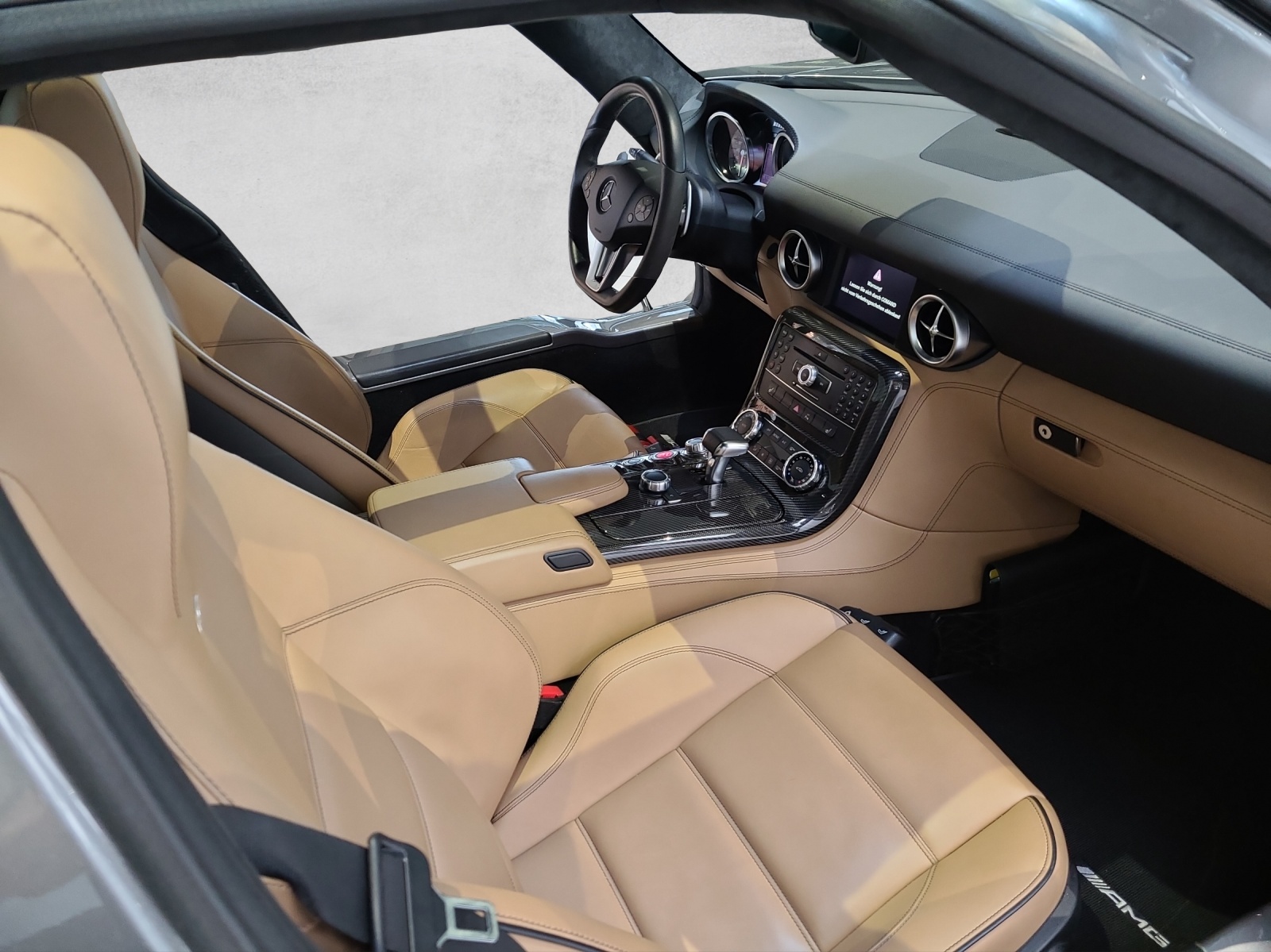 MERCEDES-BENZ SLS 63 AMG Speedshift - 8